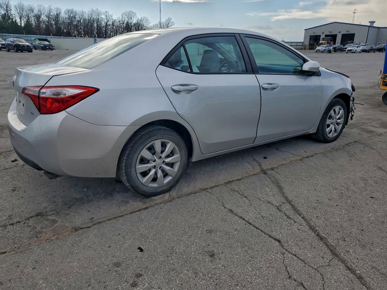 2014 TOYOTA COROLLA L photo 3
