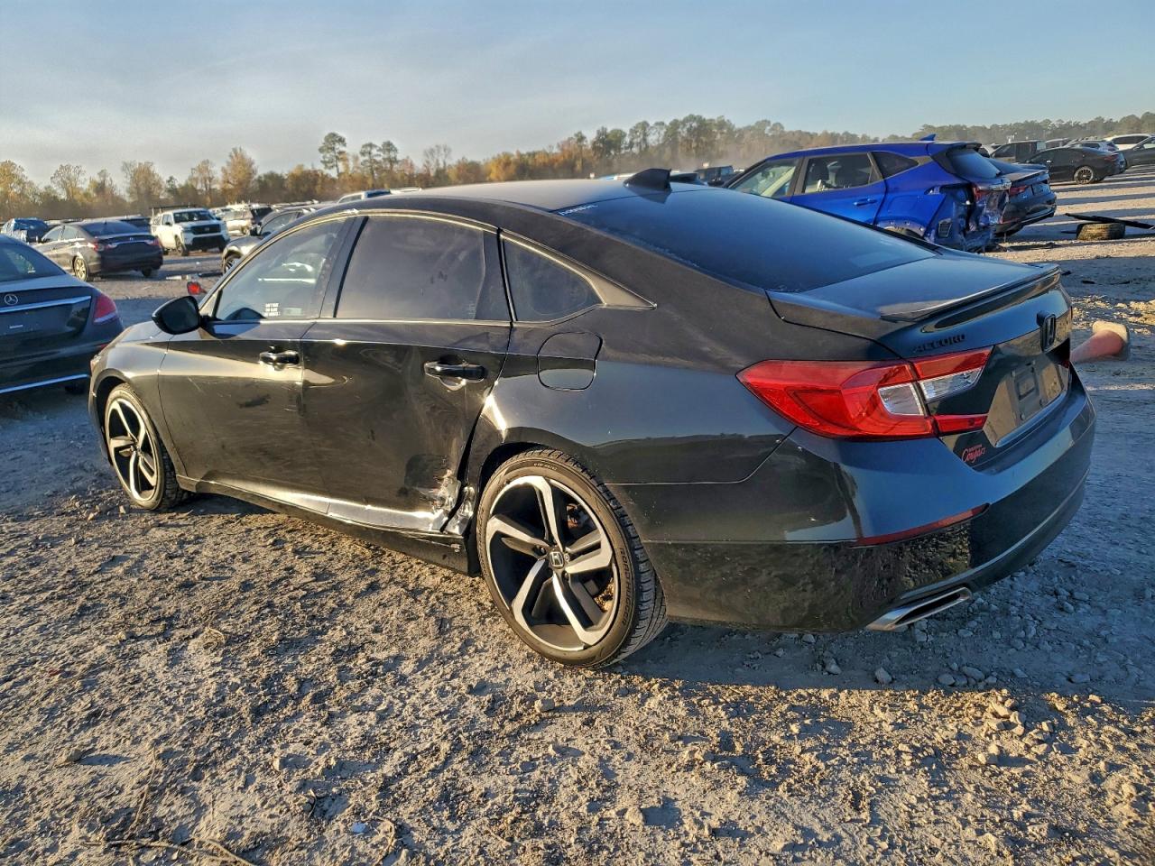 2018 HONDA ACCORD SPORT photo 2