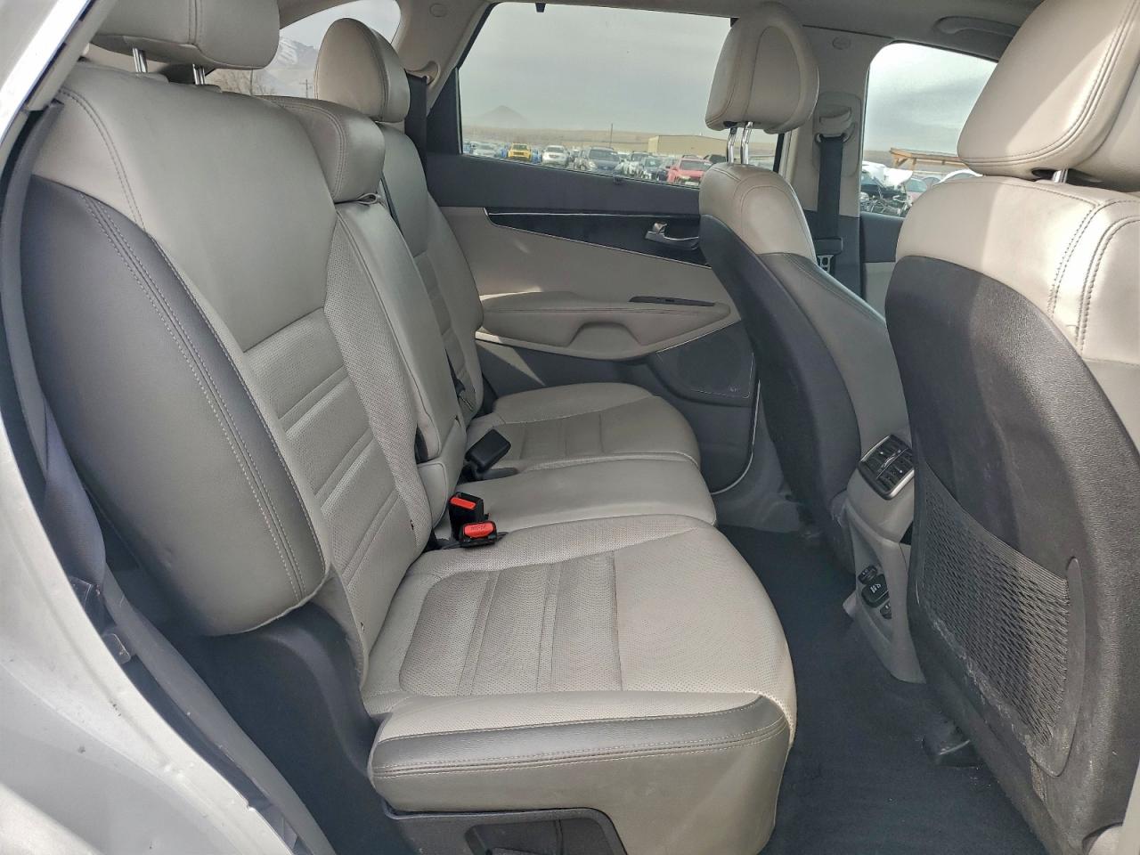 2016 KIA SORENTO SX photo 10