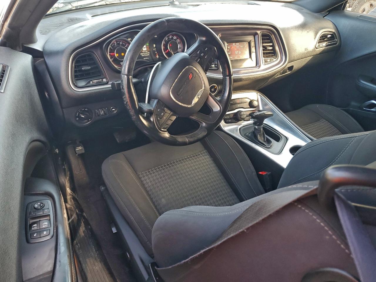 2016 DODGE CHALLENGER SXT photo 8