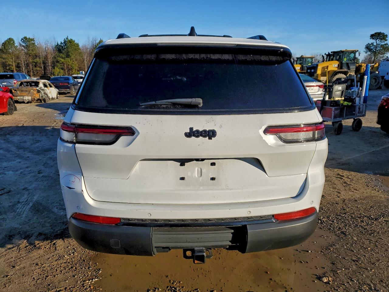 2023 JEEP GRAND CHEROKEE L LAREDO photo 6