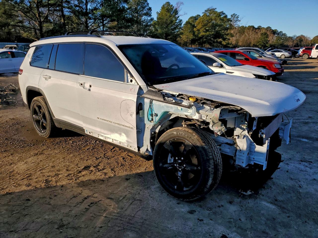 2023 JEEP GRAND CHEROKEE L LAREDO photo 4