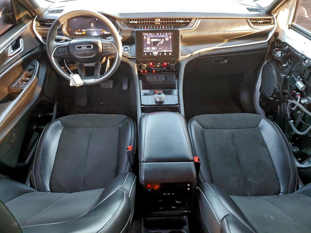 2023 JEEP GRAND CHEROKEE L LAREDO photo 8