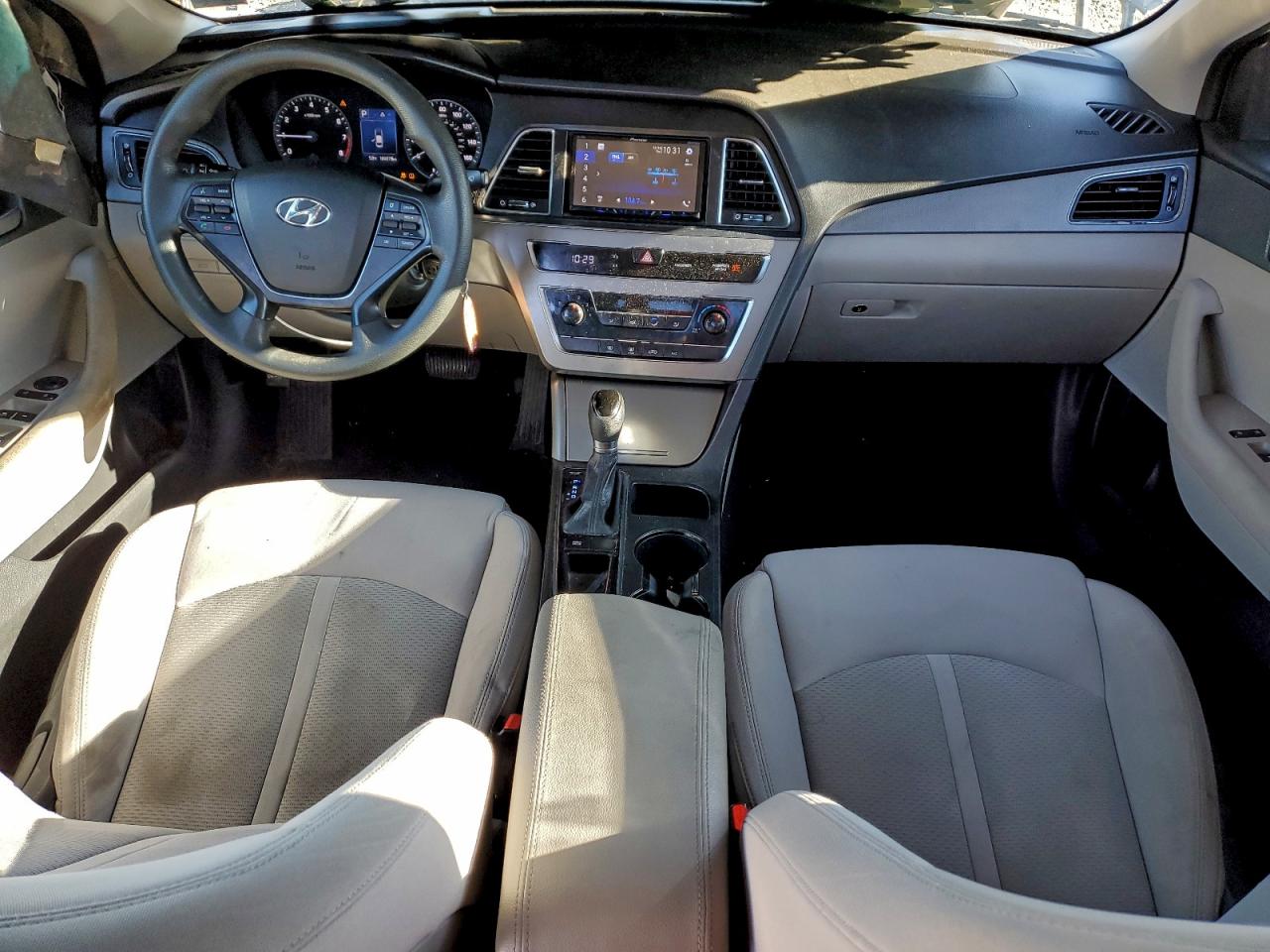 2017 HYUNDAI SONATA SE photo 8