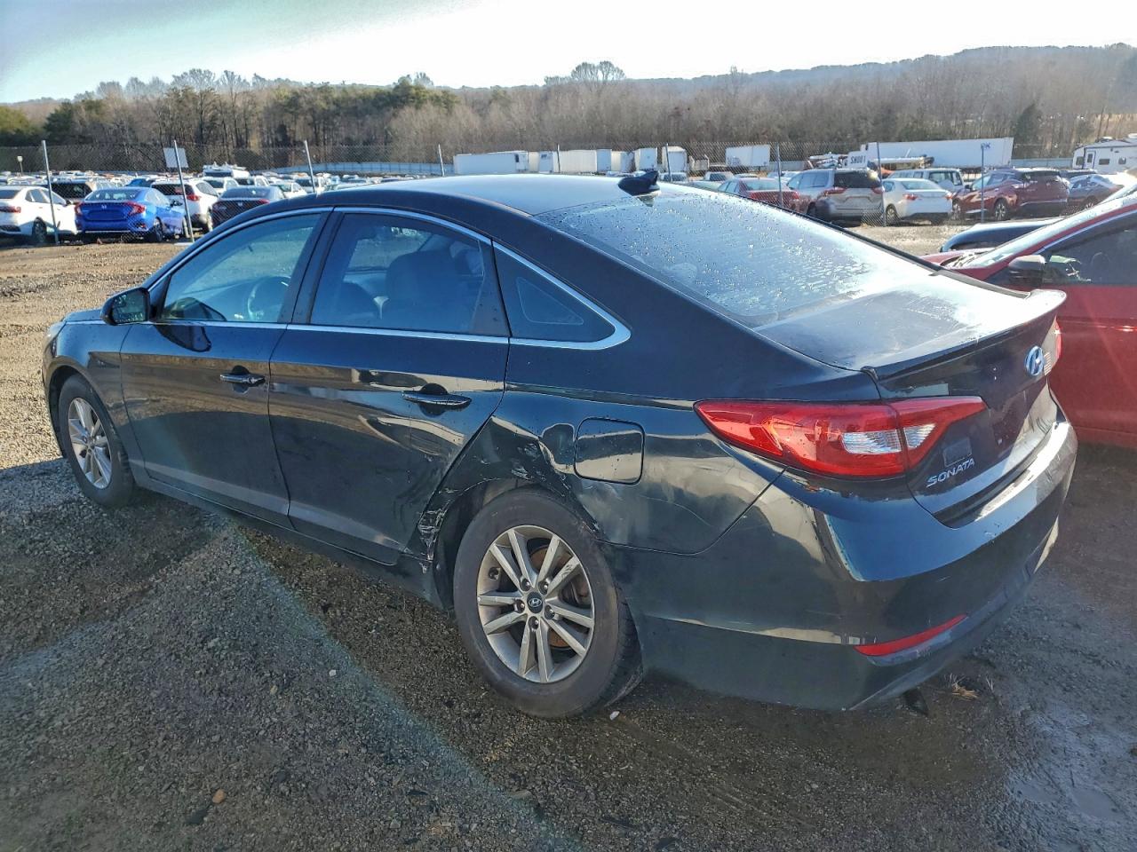2017 HYUNDAI SONATA SE photo 2