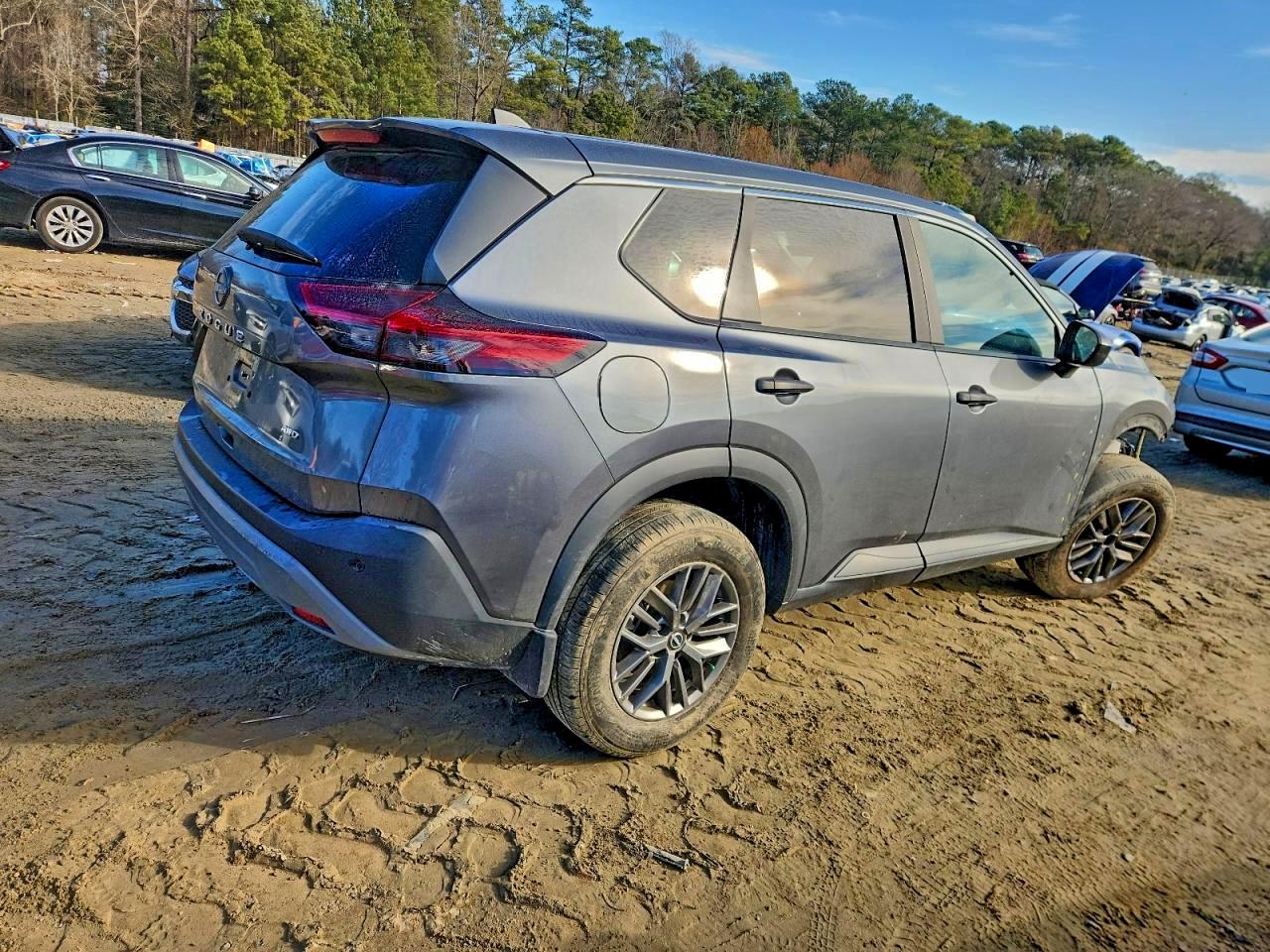 2023 NISSAN ROGUE S photo 3