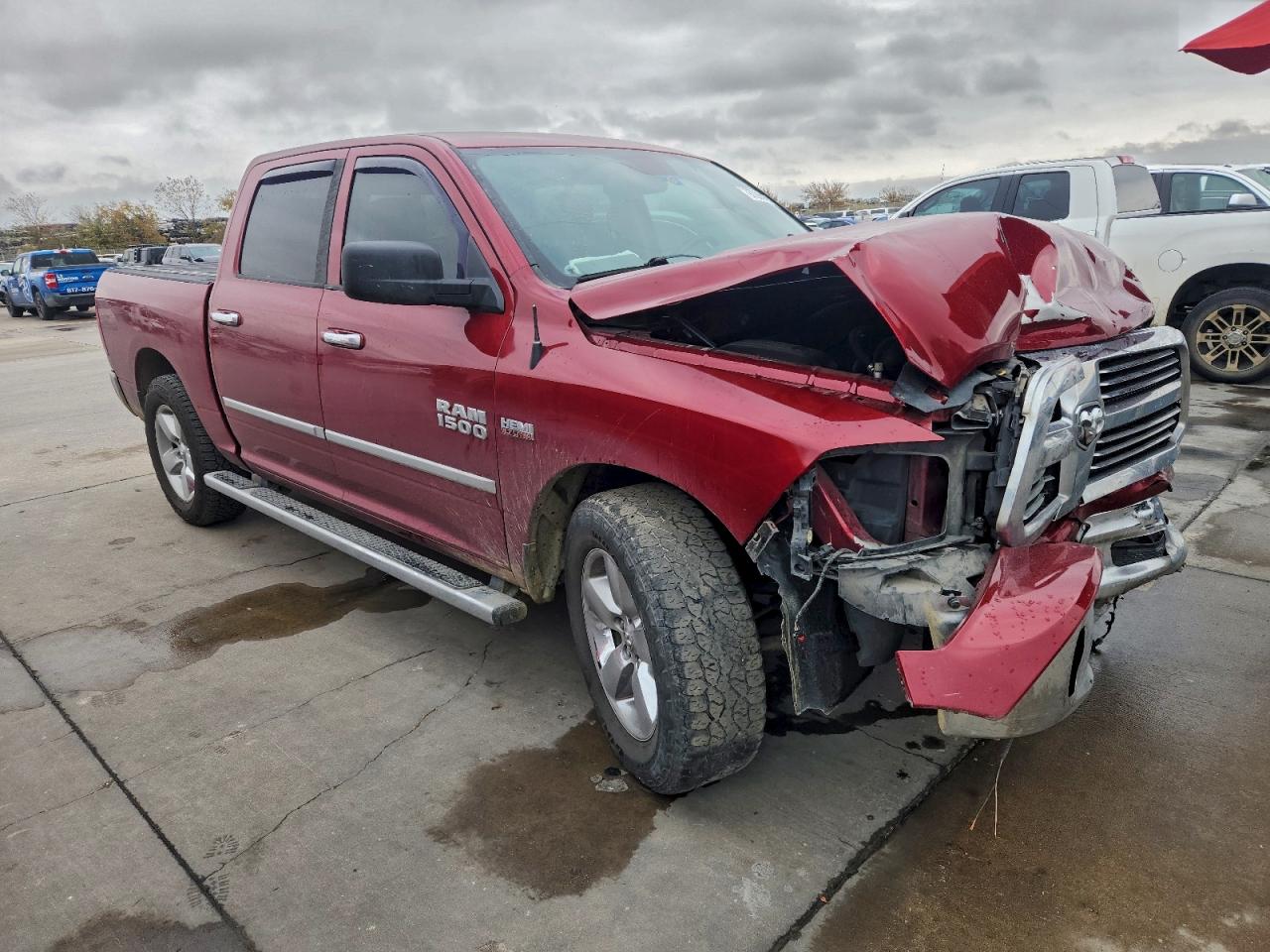 2015 RAM 1500 SLT photo 4