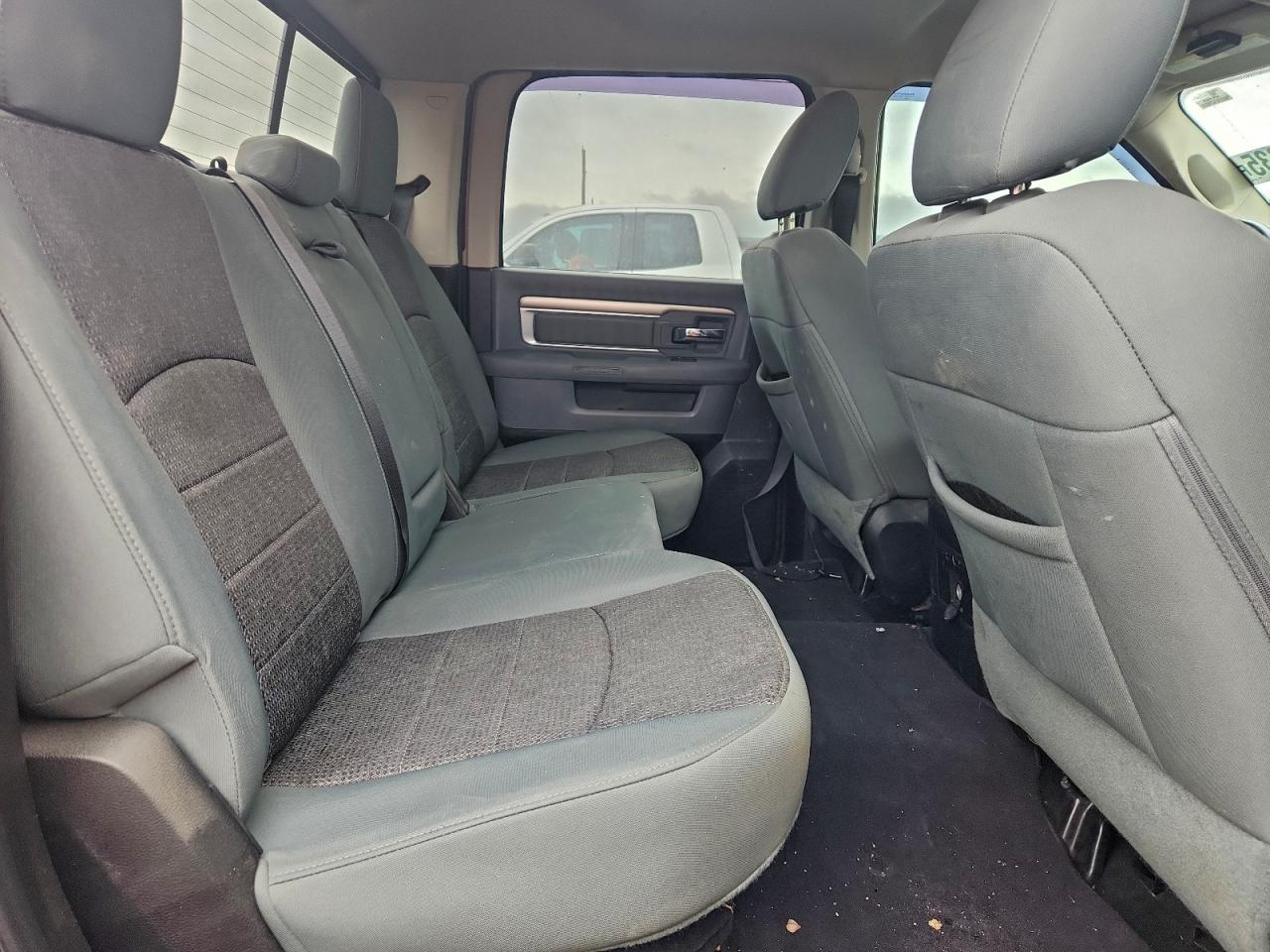 2015 RAM 1500 SLT photo 10