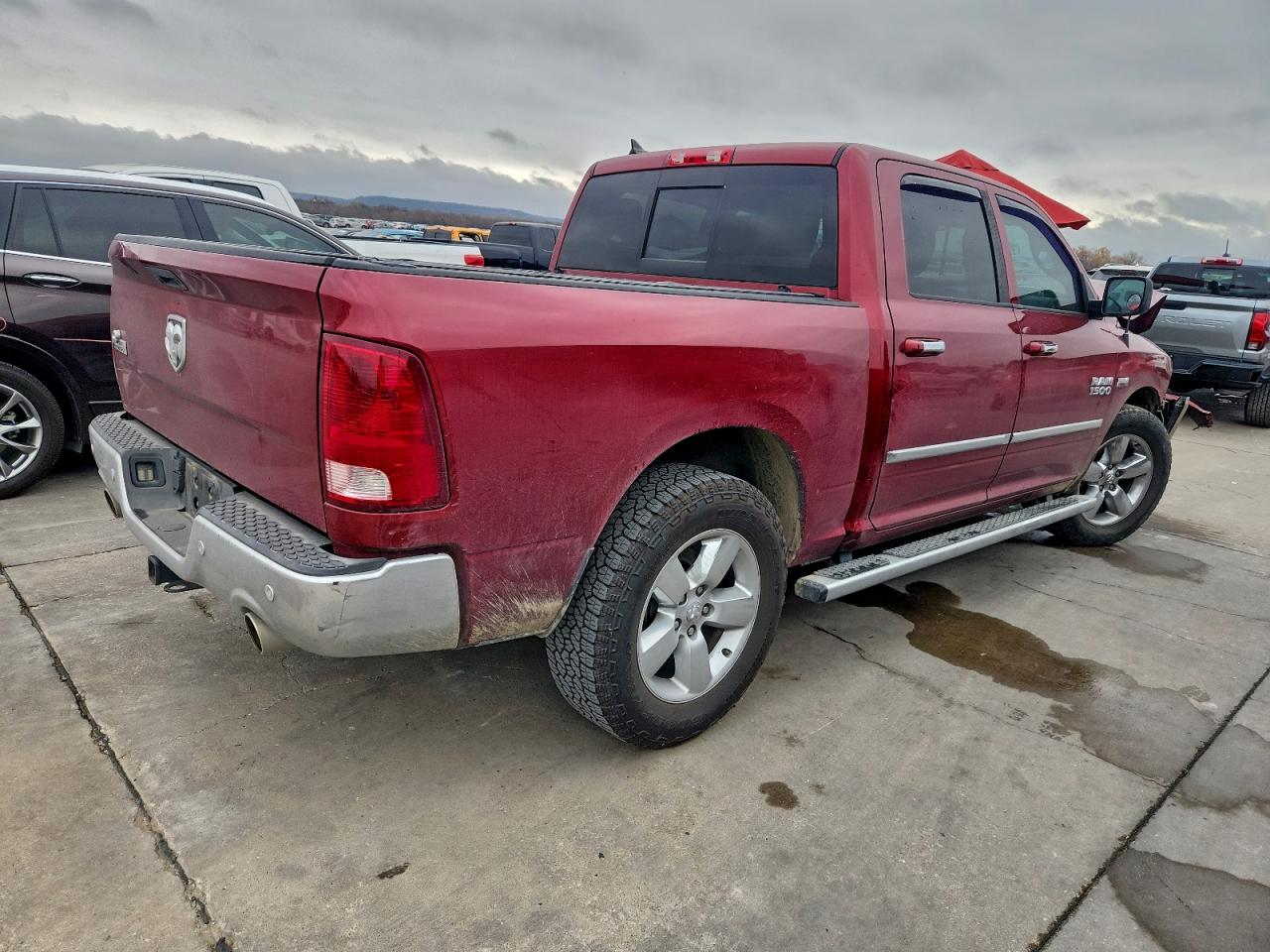 2015 RAM 1500 SLT photo 3
