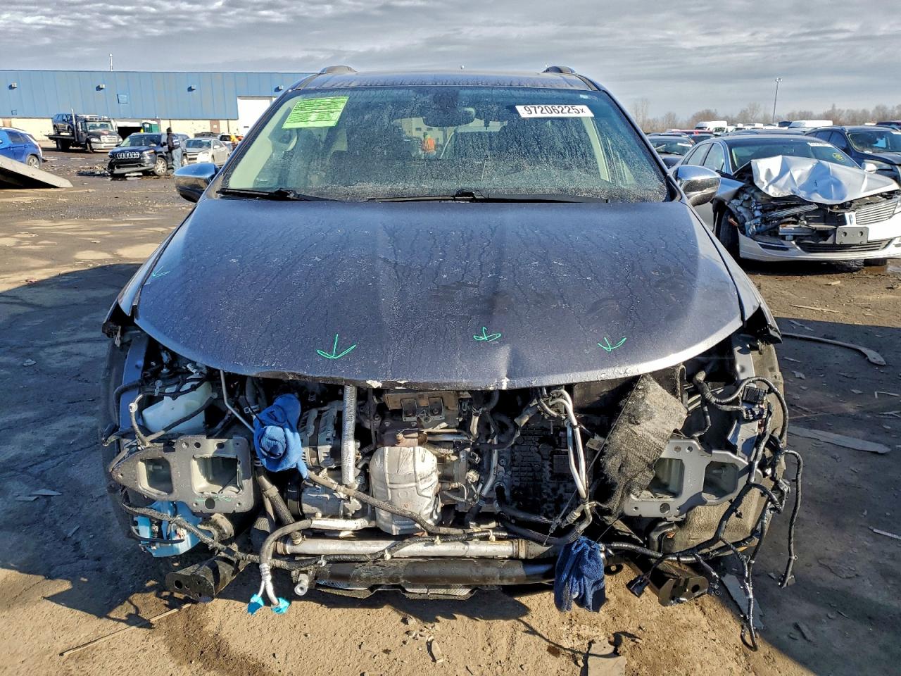 2019 CHRYSLER PACIFICA LIMITED photo 5