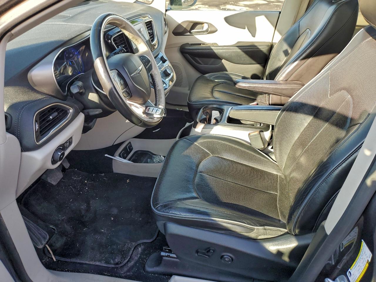 2019 CHRYSLER PACIFICA LIMITED photo 7
