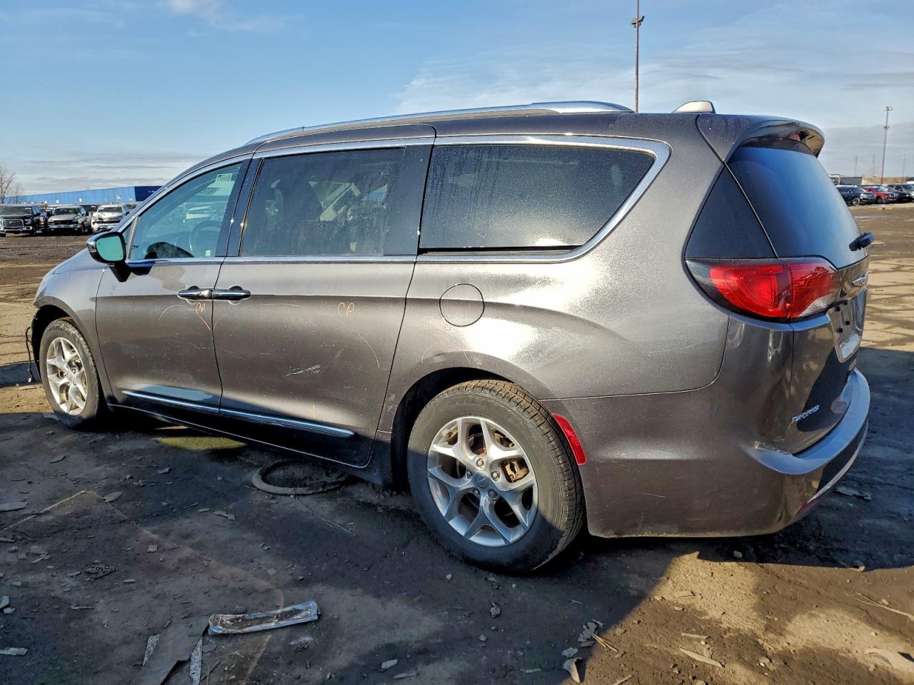 2019 CHRYSLER PACIFICA LIMITED photo 2