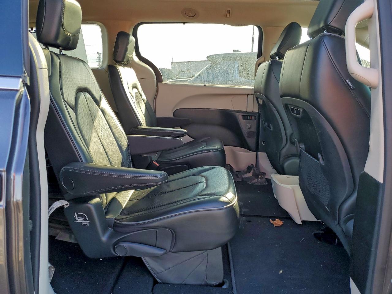 2019 CHRYSLER PACIFICA LIMITED photo 11