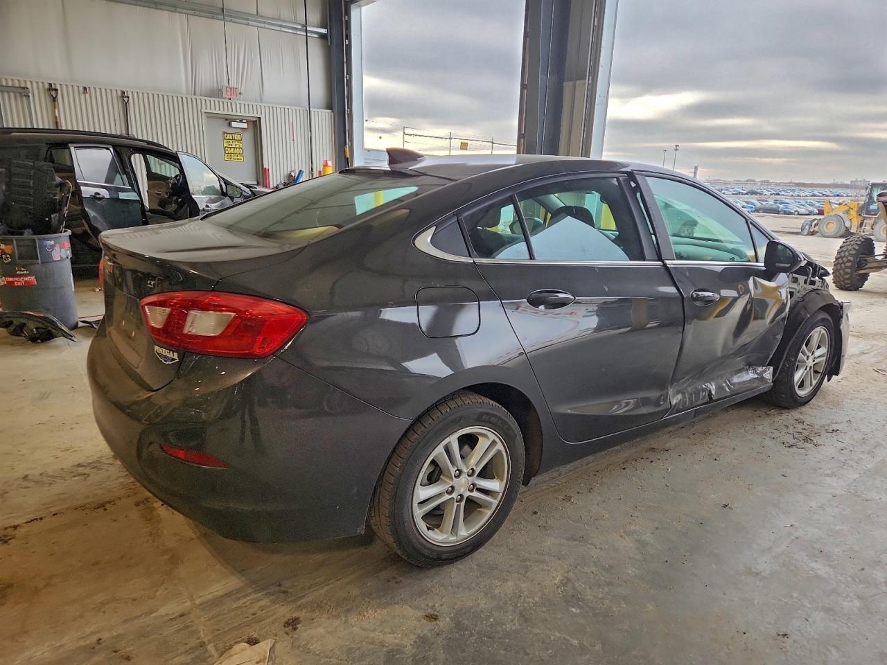 2016 CHEVROLET CRUZE LT photo 3