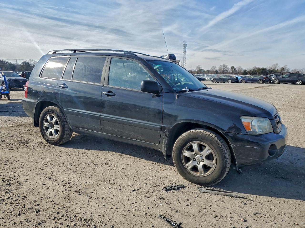 2004 TOYOTA HIGHLANDER BASE photo 4