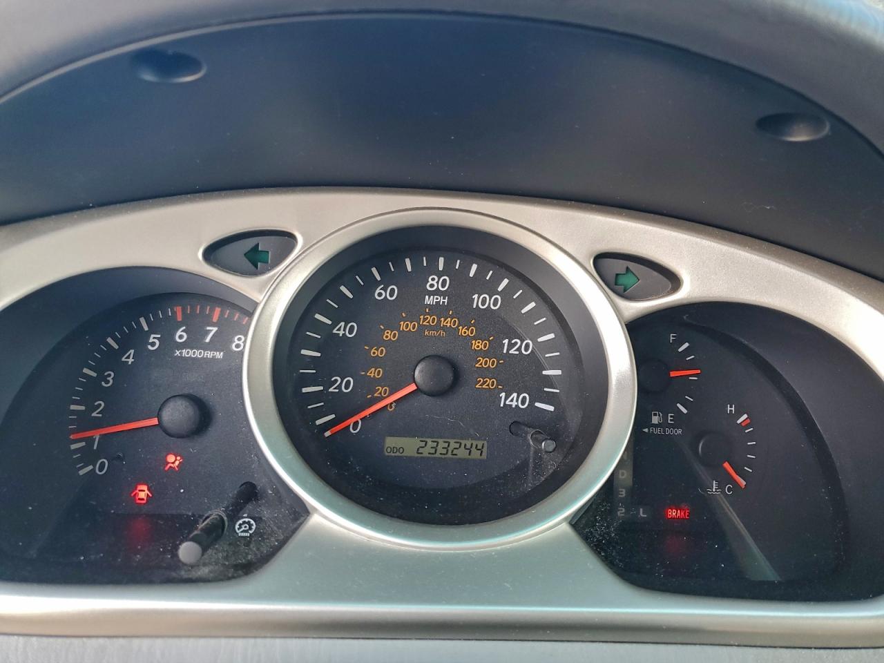 2004 TOYOTA HIGHLANDER BASE photo 9