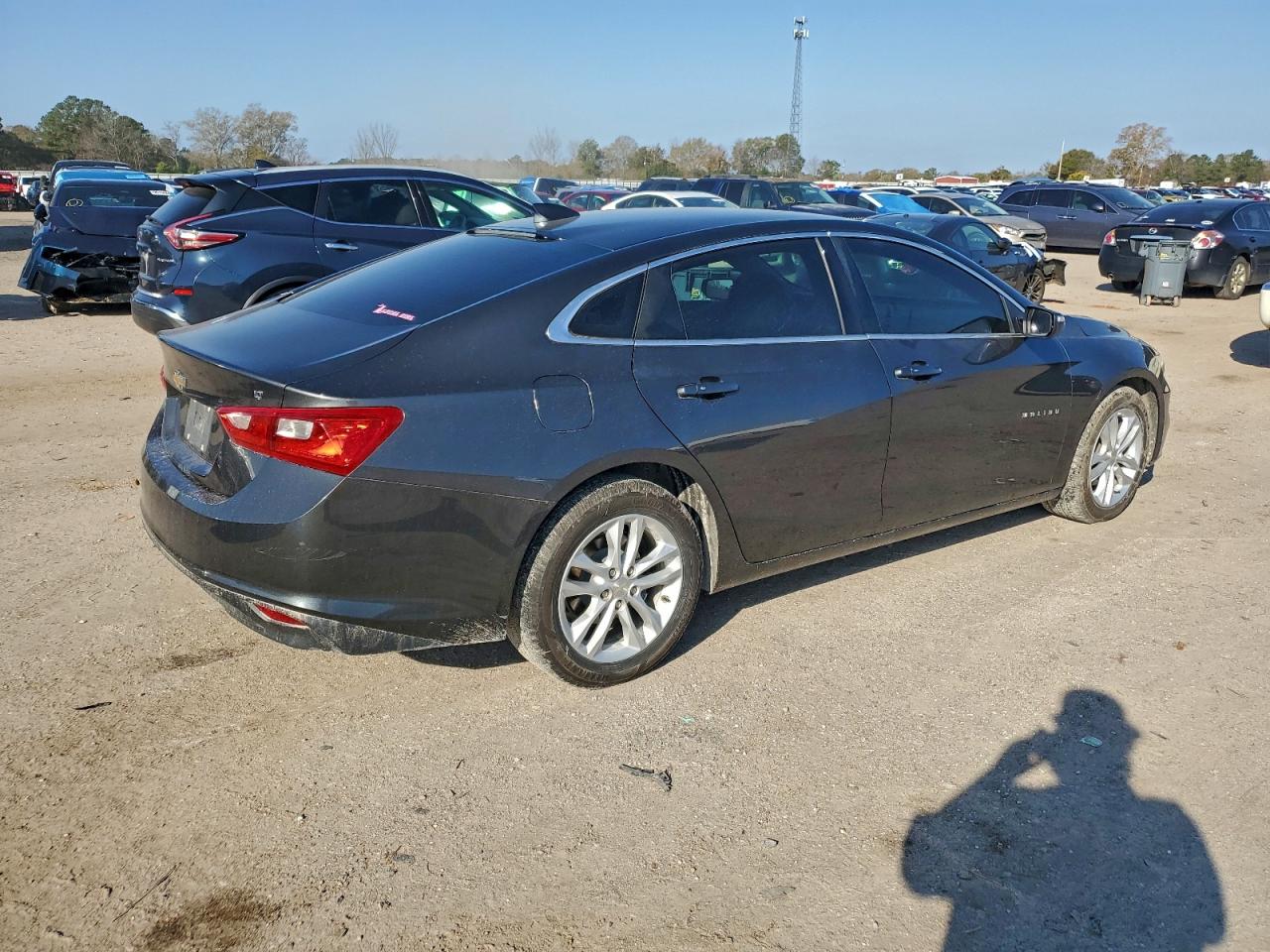 2016 CHEVROLET MALIBU LT photo 3