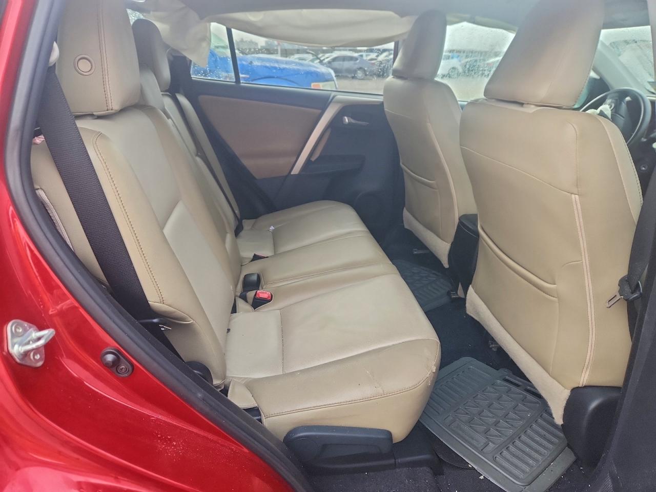 2014 TOYOTA RAV4 XLE photo 11