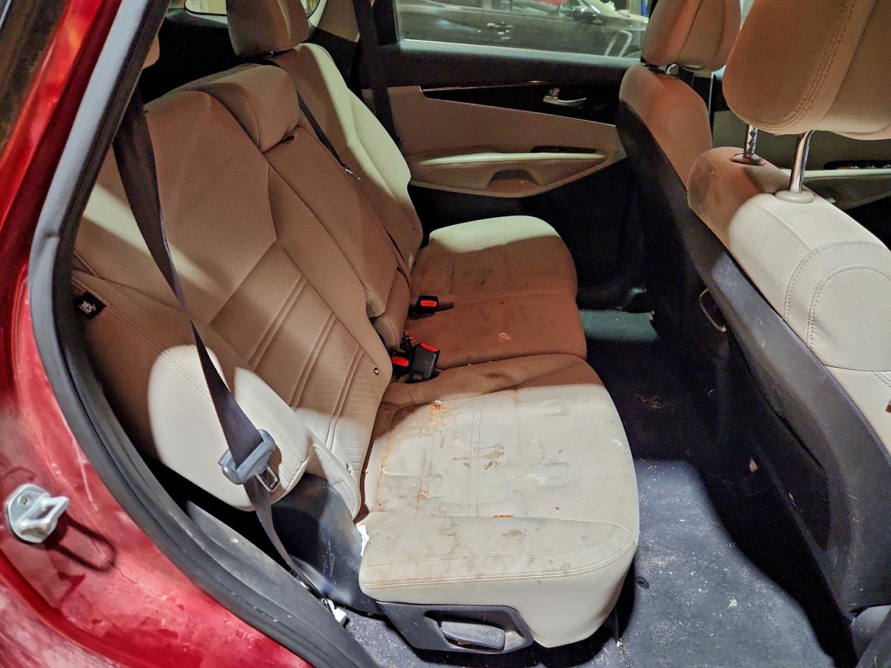 2016 KIA SORENTO LX photo 11