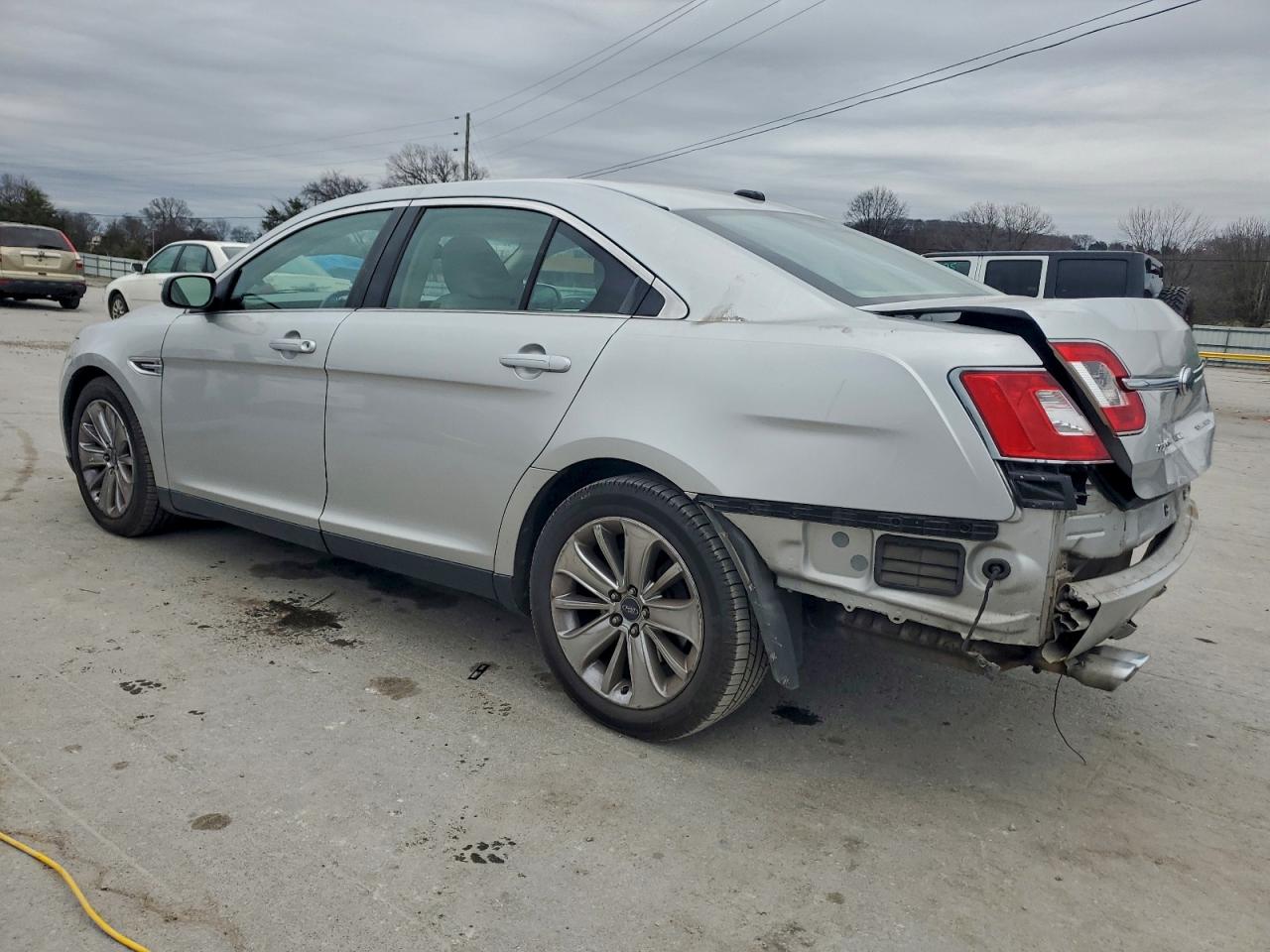 2010 FORD TAURUS LIMITED photo 2