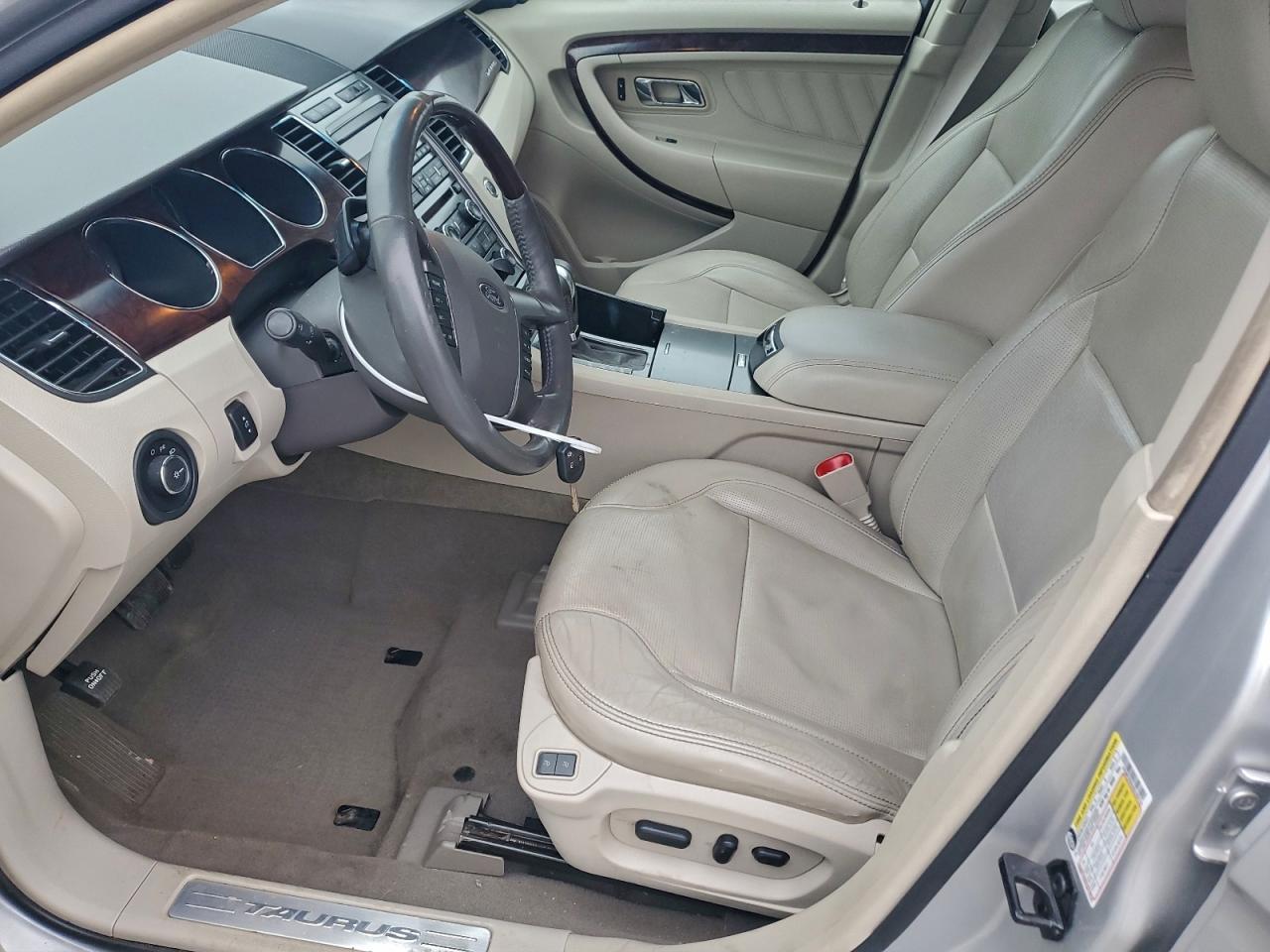 2010 FORD TAURUS LIMITED photo 7