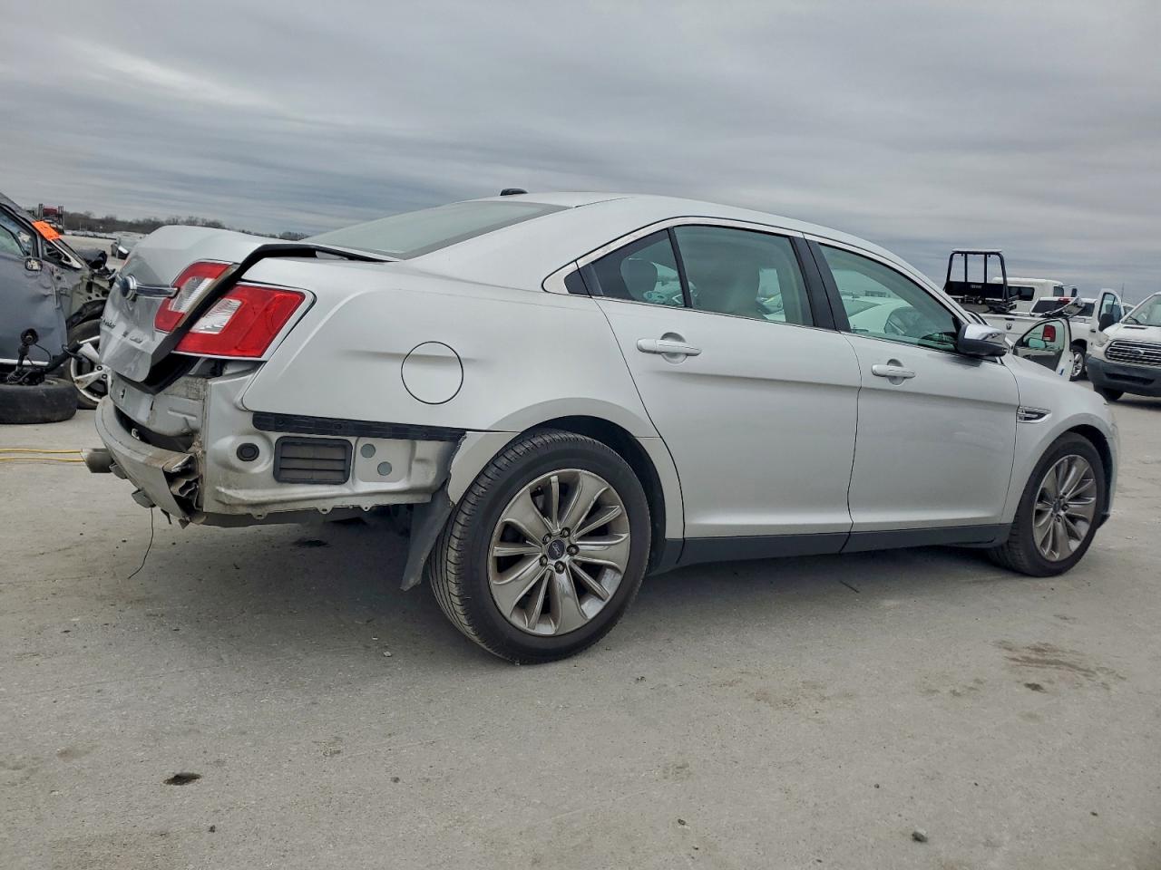 2010 FORD TAURUS LIMITED photo 3