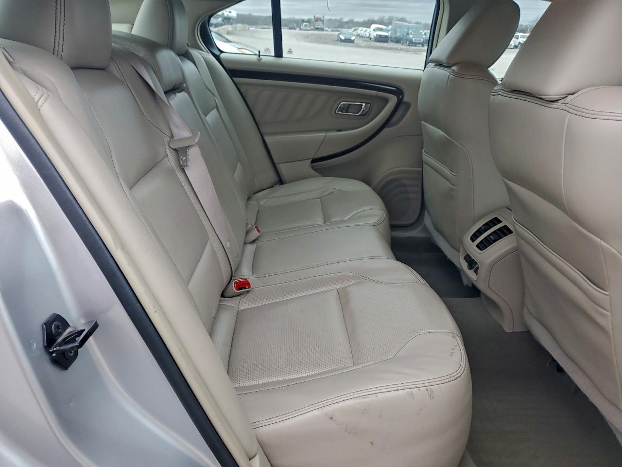 2010 FORD TAURUS LIMITED photo 10