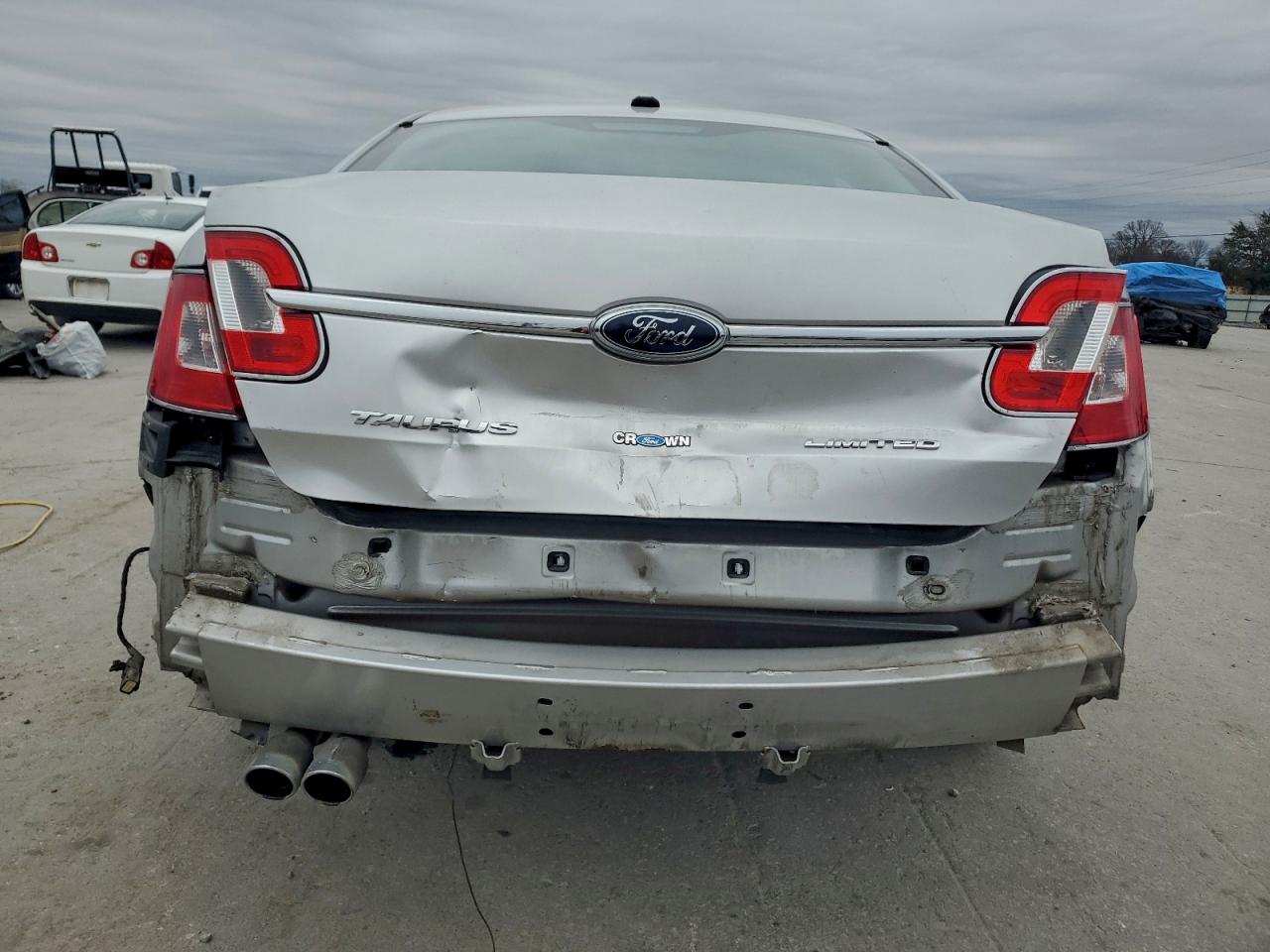 2010 FORD TAURUS LIMITED photo 6