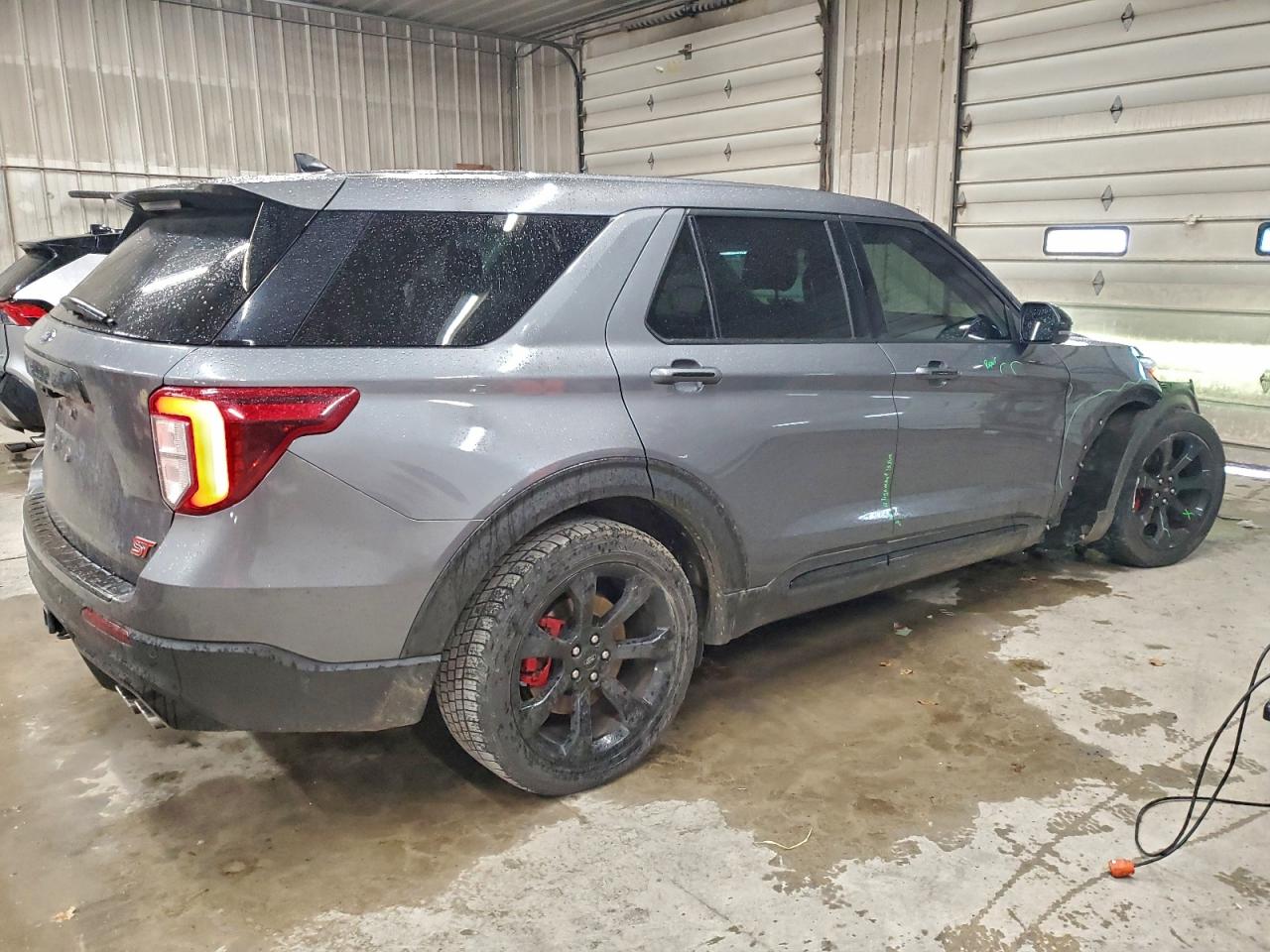 2021 FORD EXPLORER ST photo 3