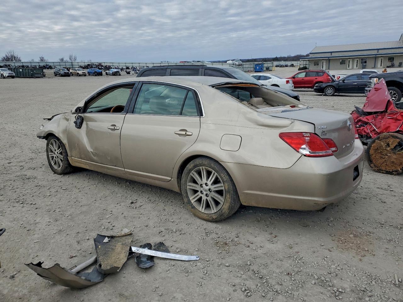 2006 TOYOTA AVALON XL photo 2