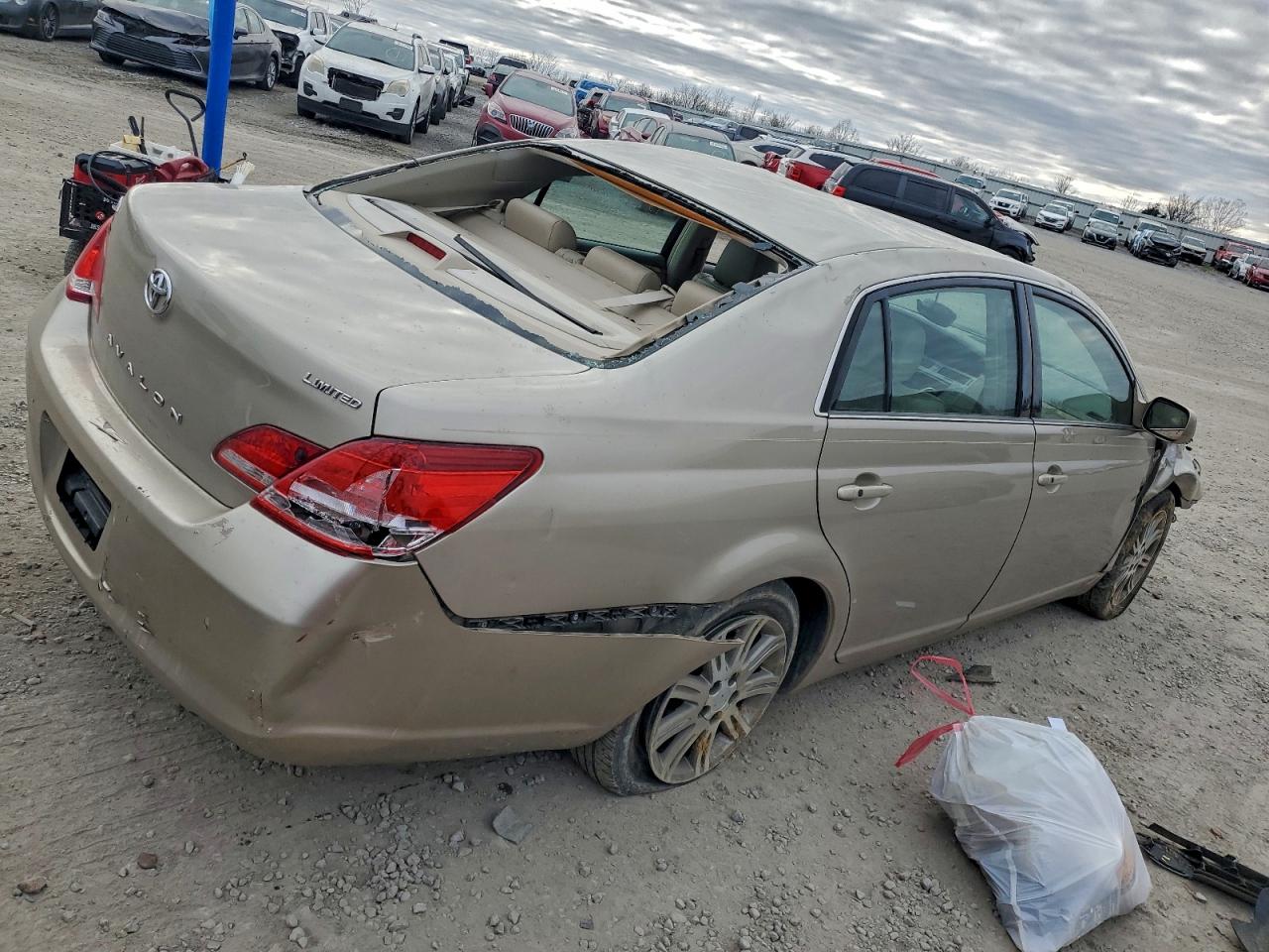 2006 TOYOTA AVALON XL photo 3
