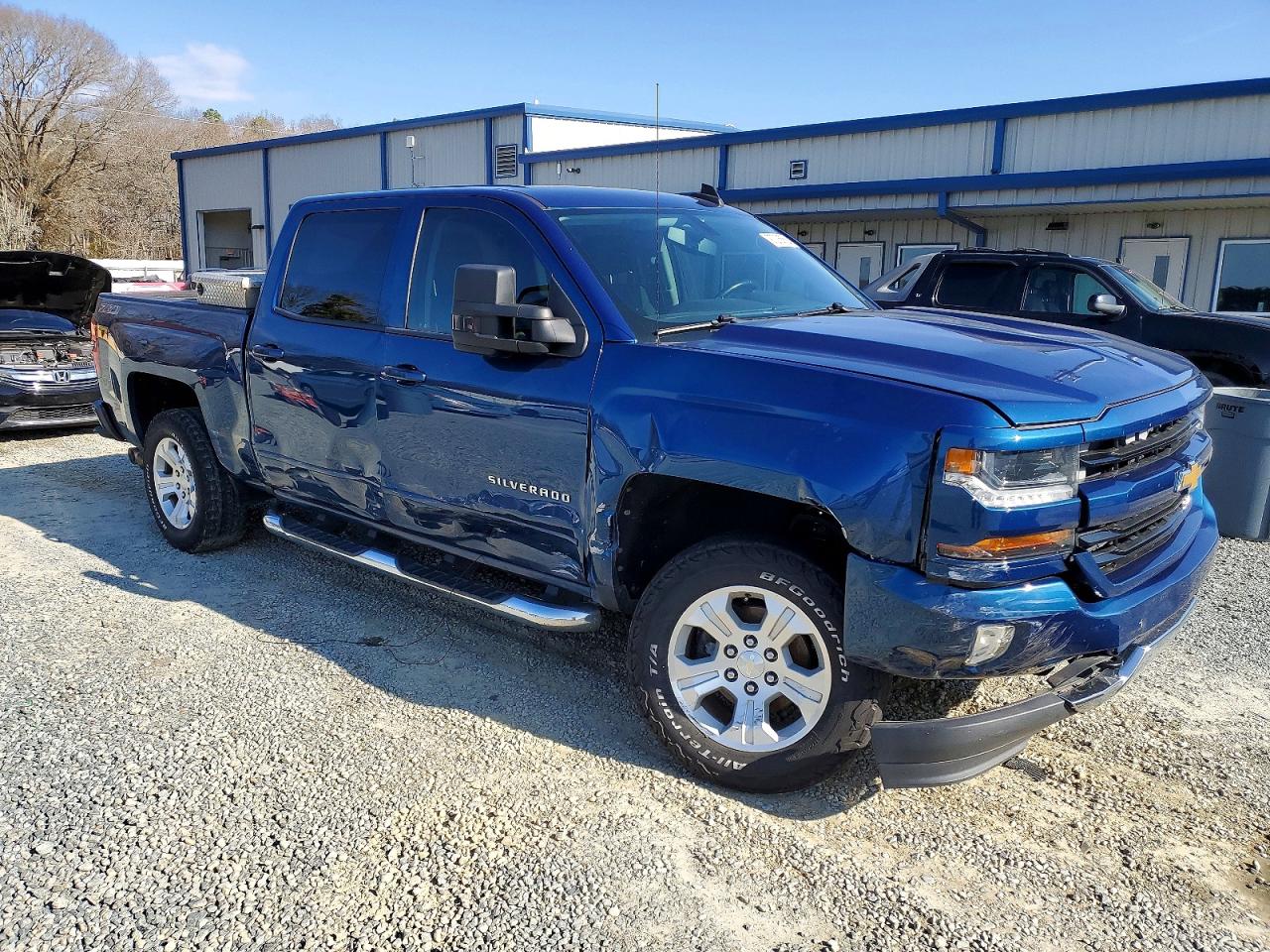 2017 CHEVROLET SILVERADO K1500 LT photo 4