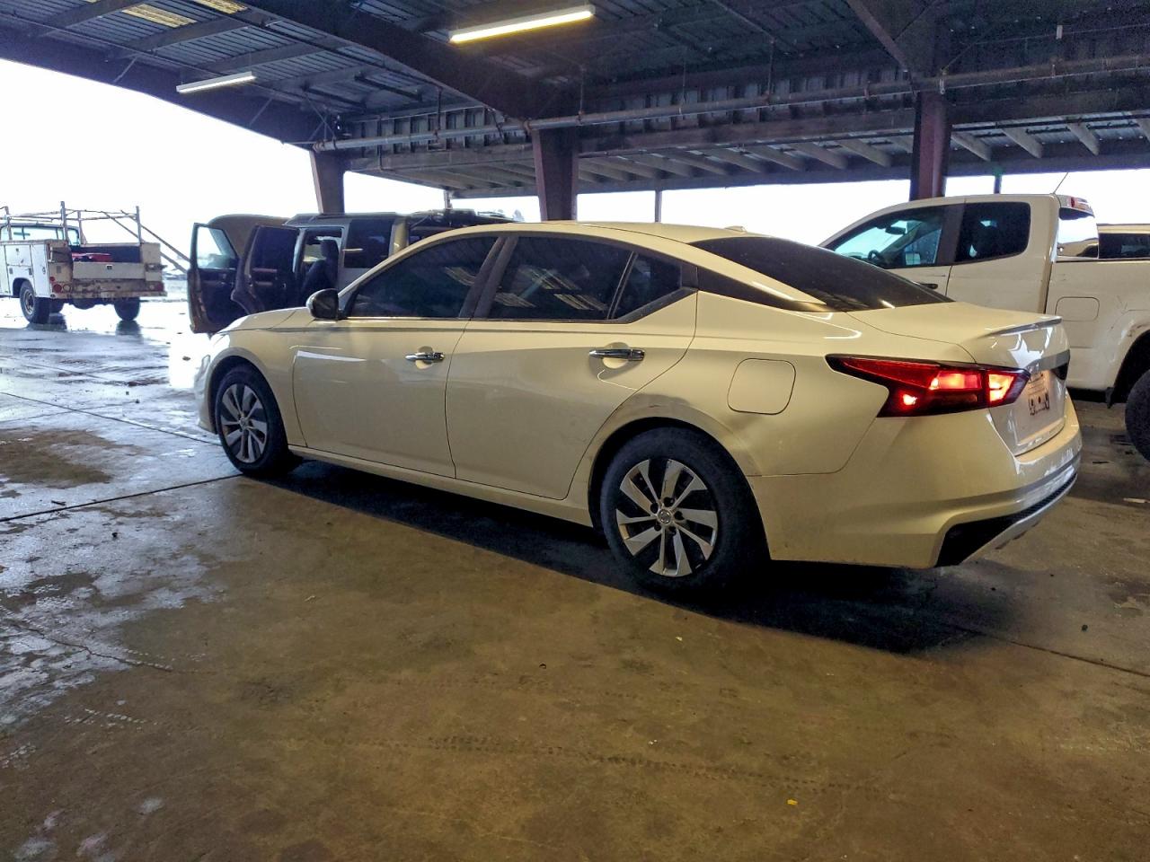 2019 NISSAN ALTIMA S photo 2