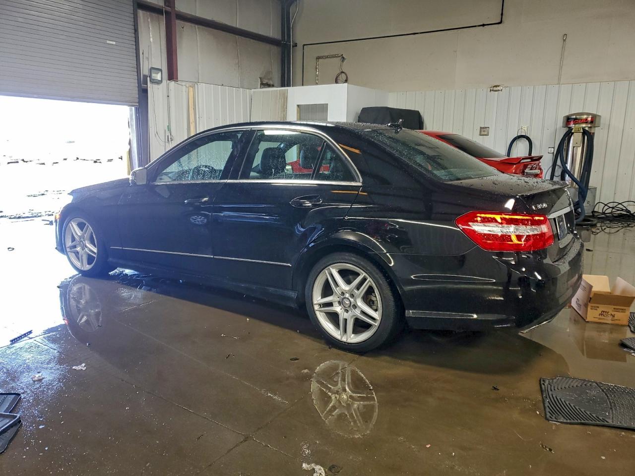 2011 MERCEDES-BENZ E 350 4MATIC photo 2