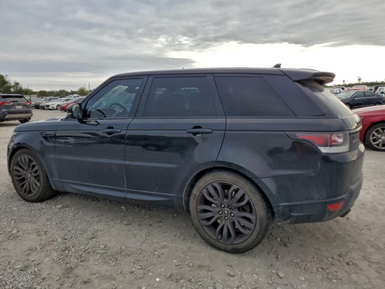 2016 LAND ROVER RANGE ROVER SPORT HST photo 2