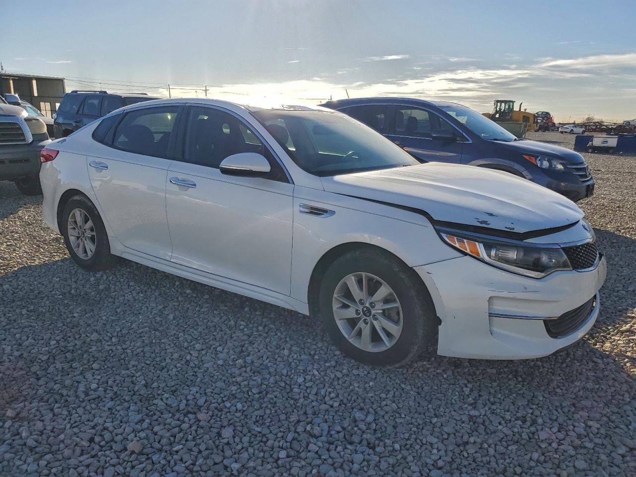 2016 KIA OPTIMA LX photo 4