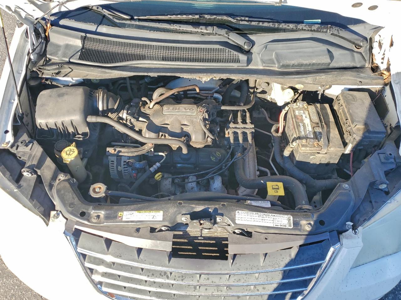 2010 CHRYSLER TOWN & COUNTRY TOURING photo 12