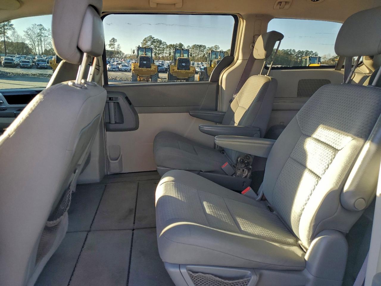 2010 CHRYSLER TOWN & COUNTRY TOURING photo 11
