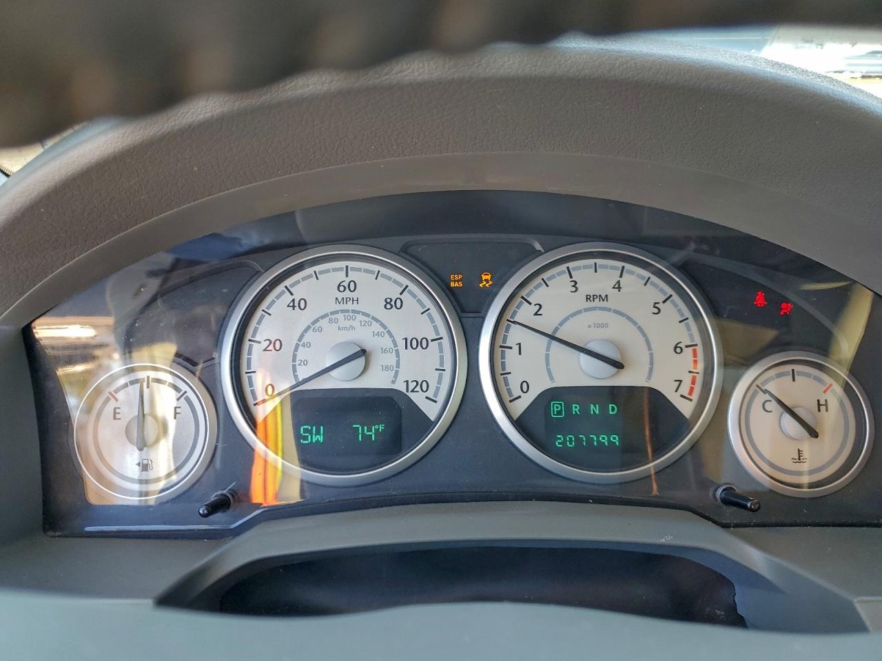 2010 CHRYSLER TOWN & COUNTRY TOURING photo 9