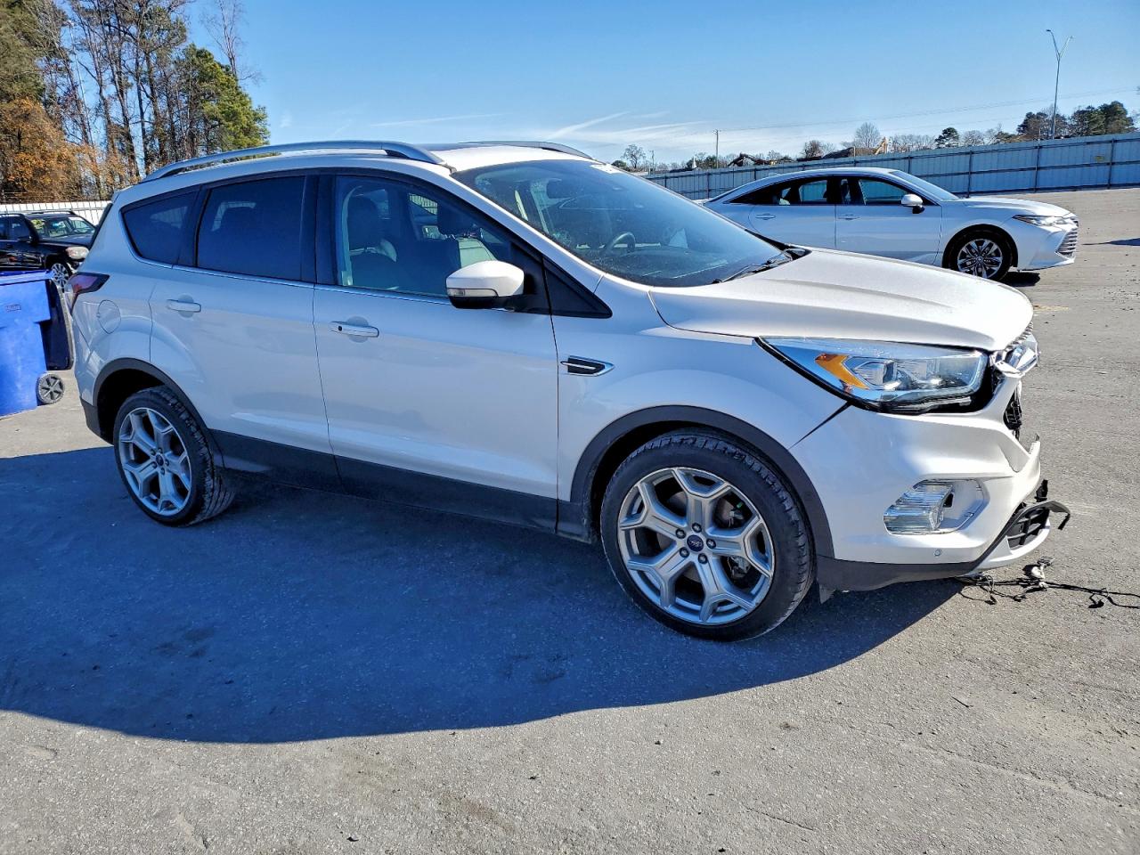 2017 FORD ESCAPE TITANIUM photo 4