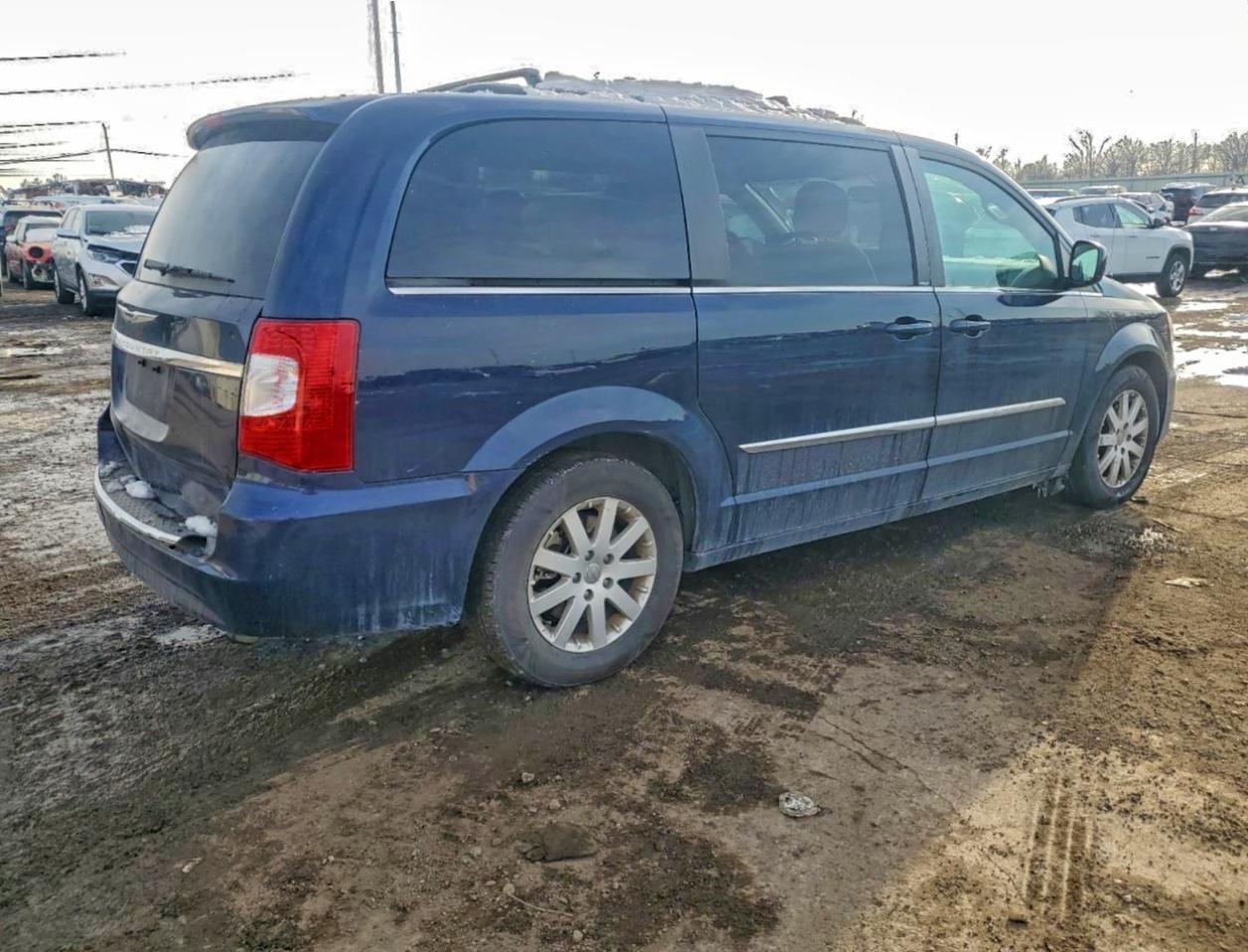 2013 CHRYSLER TOWN & COUNTRY TOURING photo 3