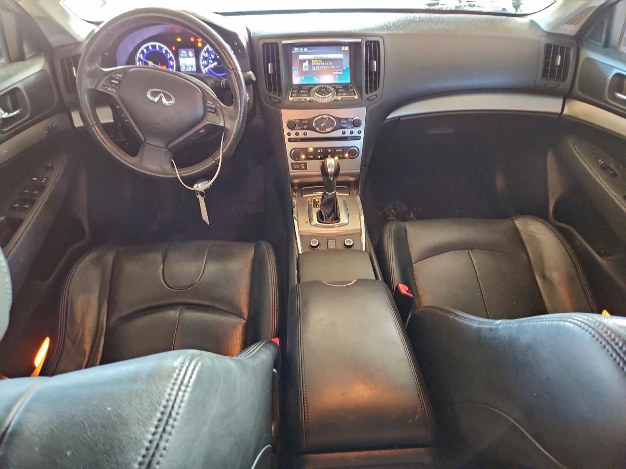 2011 INFINITI G37 photo 8