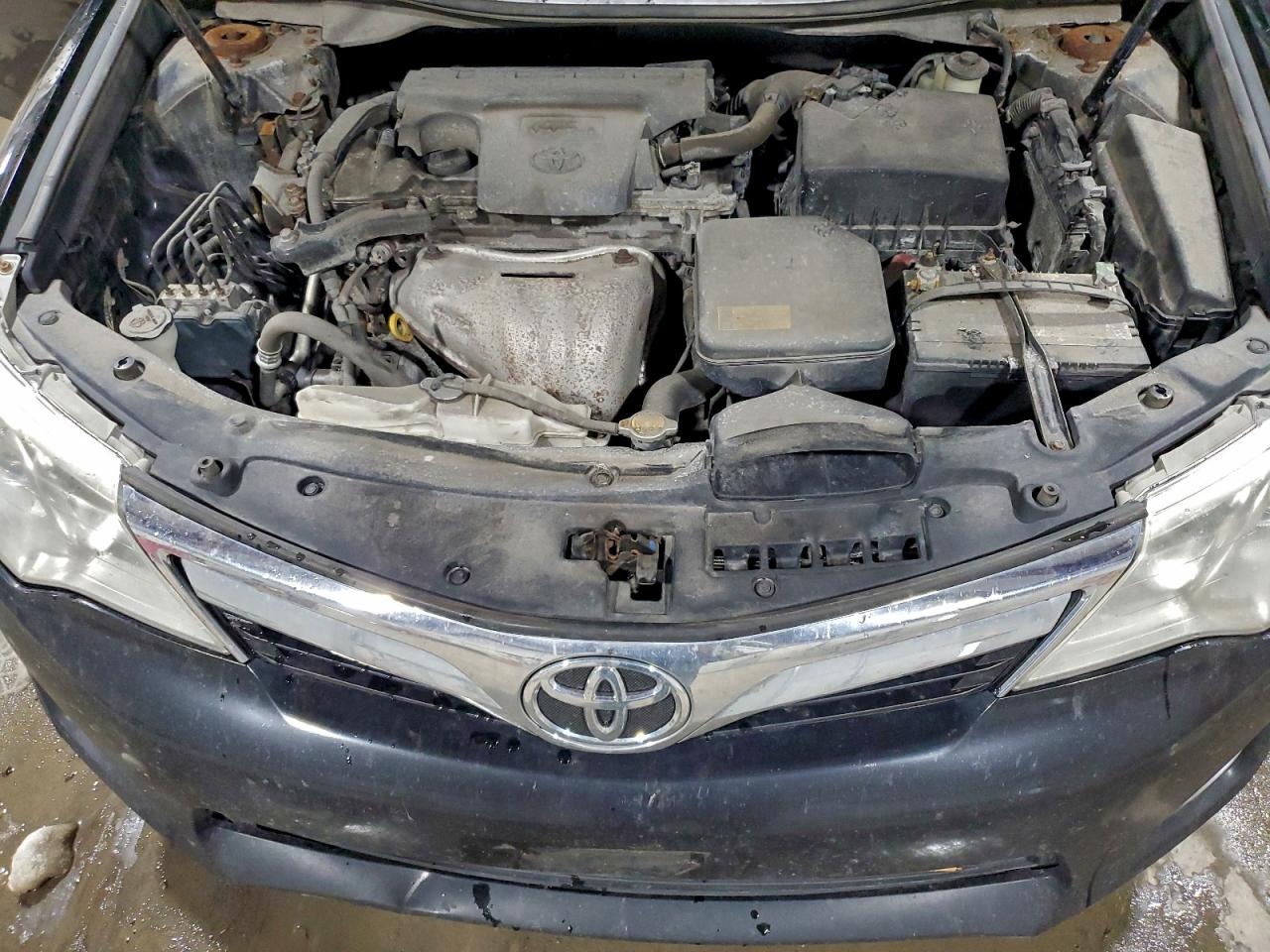 2014 TOYOTA CAMRY L photo 11