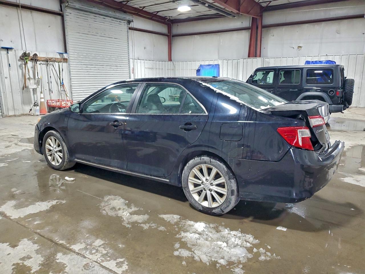 2014 TOYOTA CAMRY L photo 2