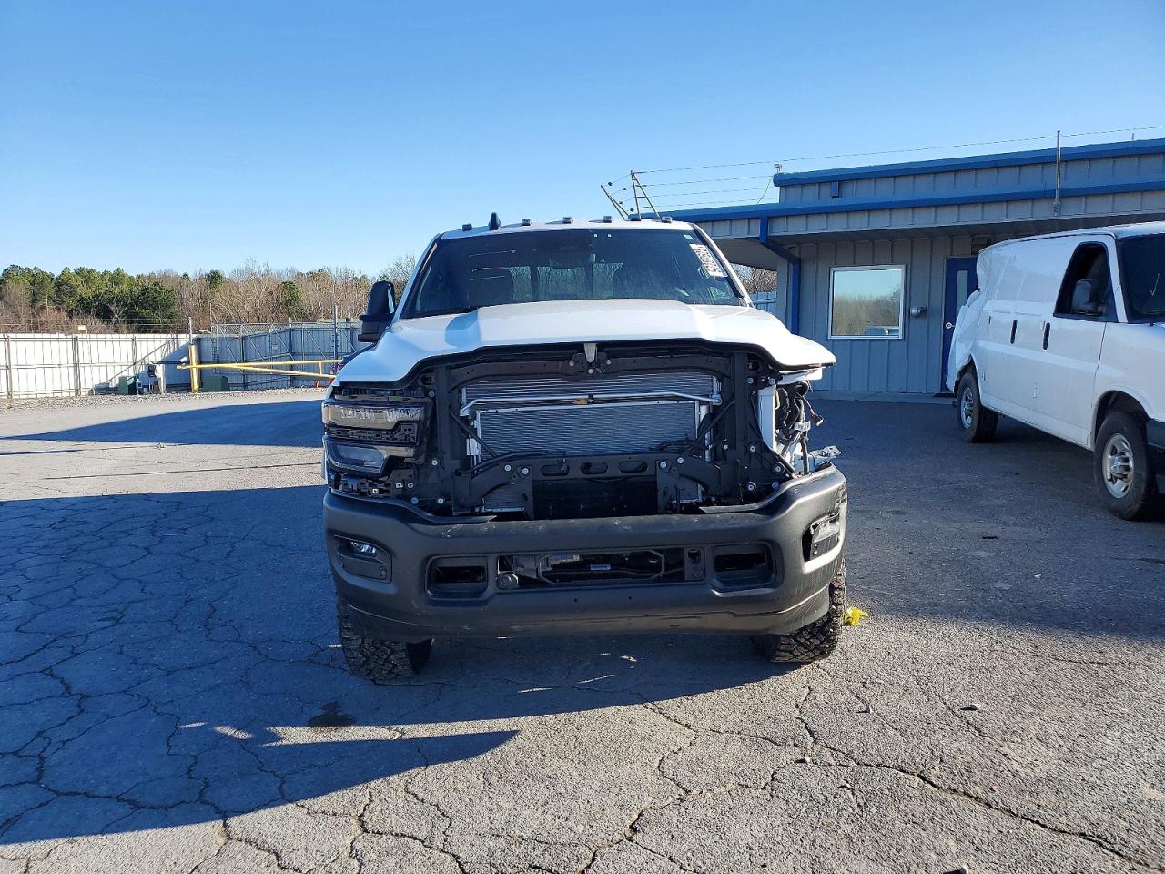 2025 RAM 2500 TRADESMAN photo 5