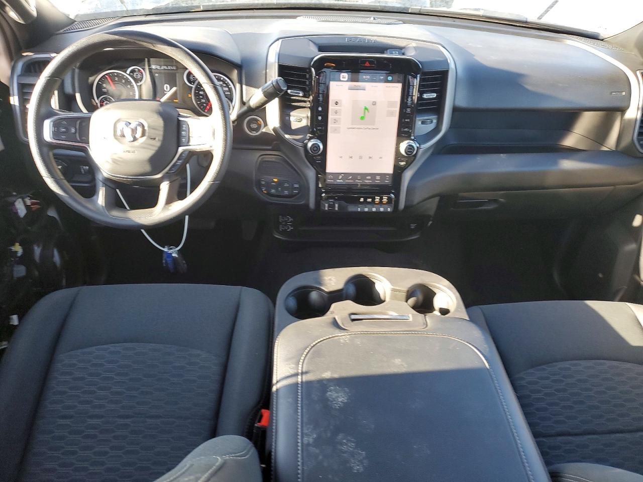 2025 RAM 2500 TRADESMAN photo 8