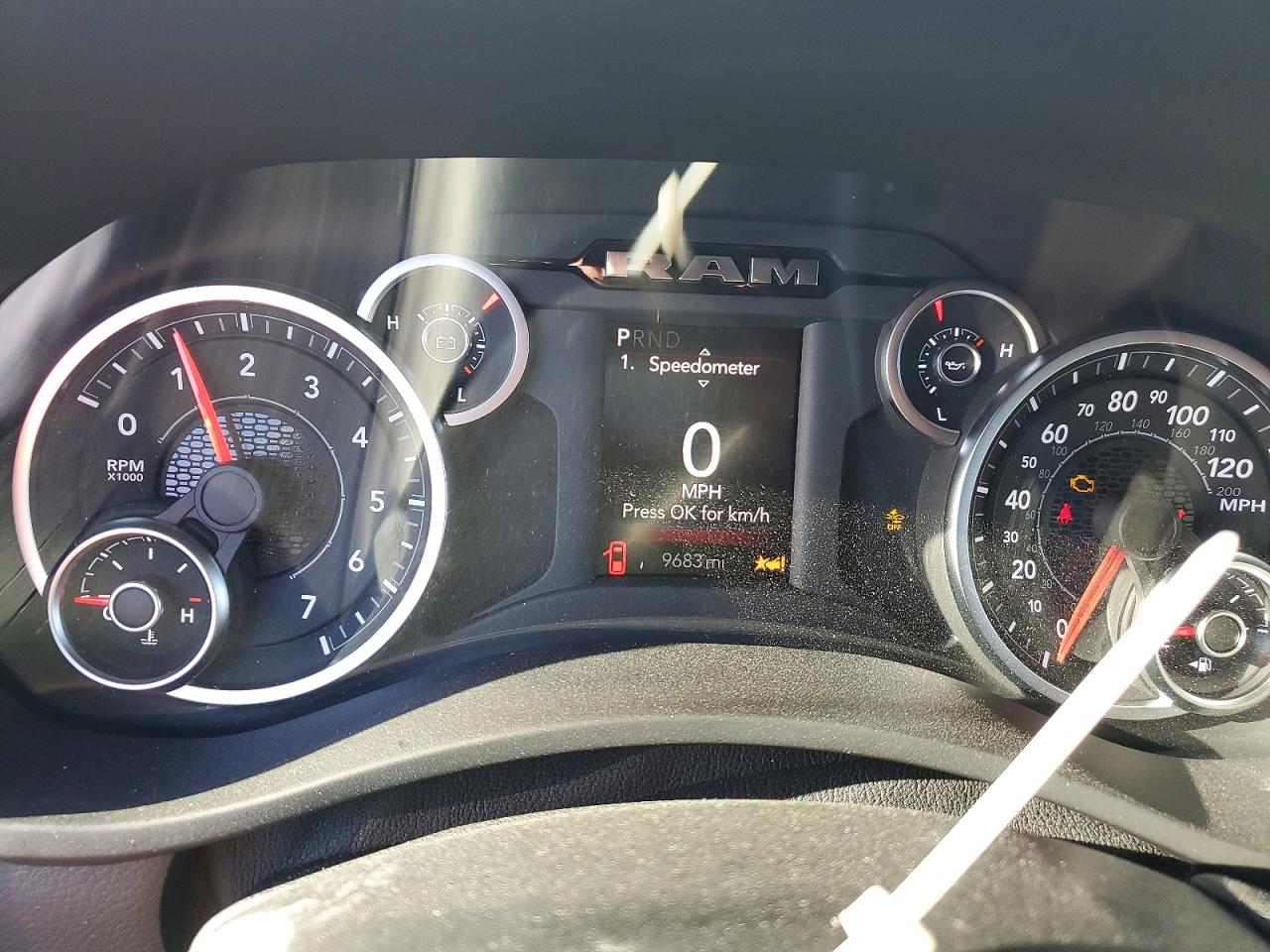2025 RAM 2500 TRADESMAN photo 9