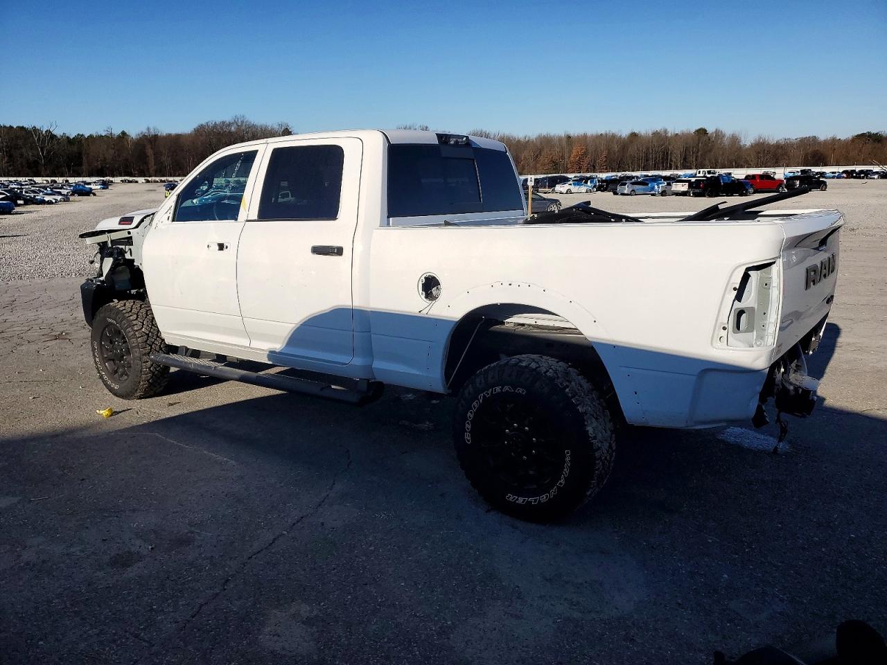 2025 RAM 2500 TRADESMAN photo 2
