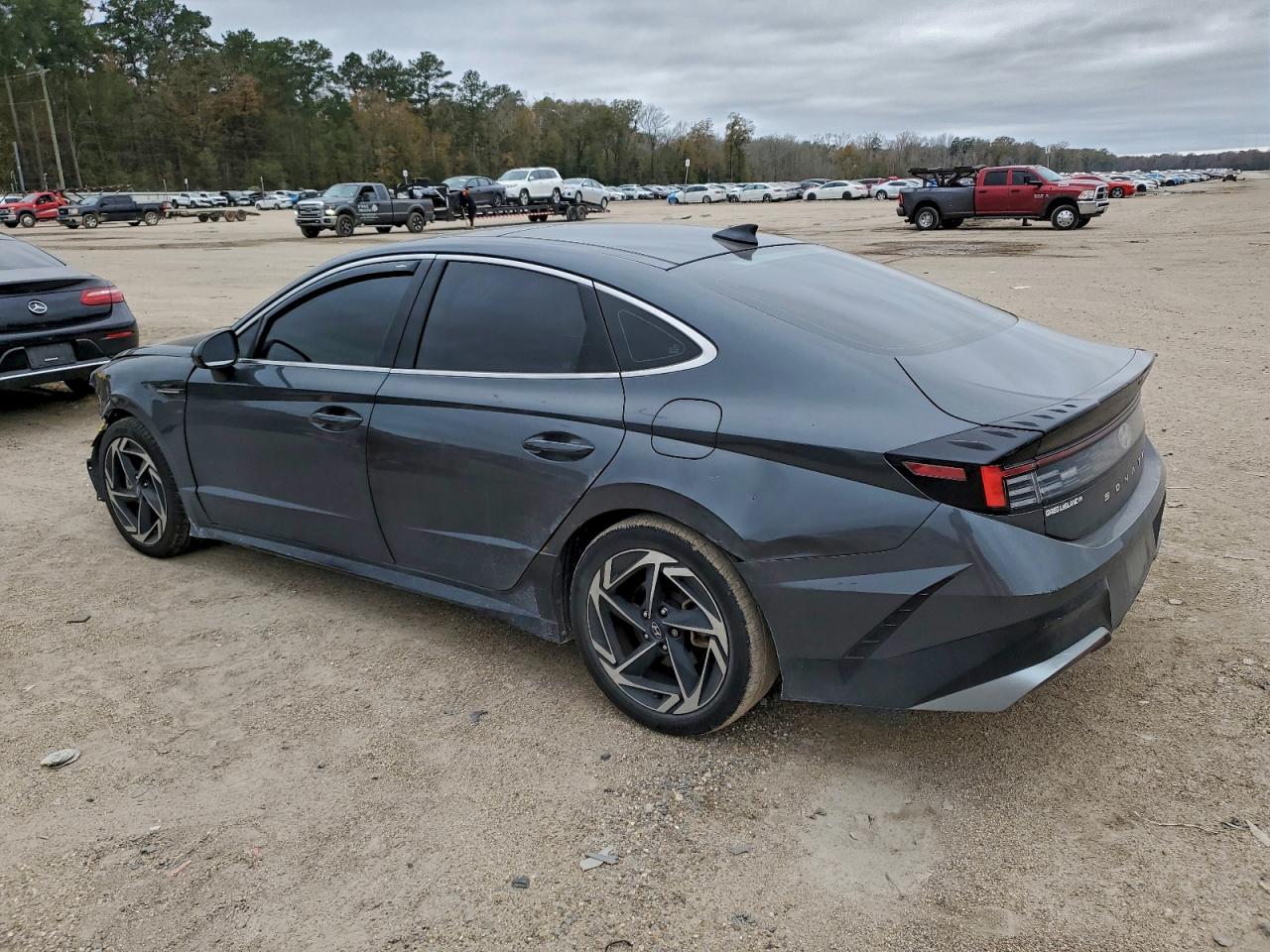 2024 HYUNDAI SONATA SEL photo 2