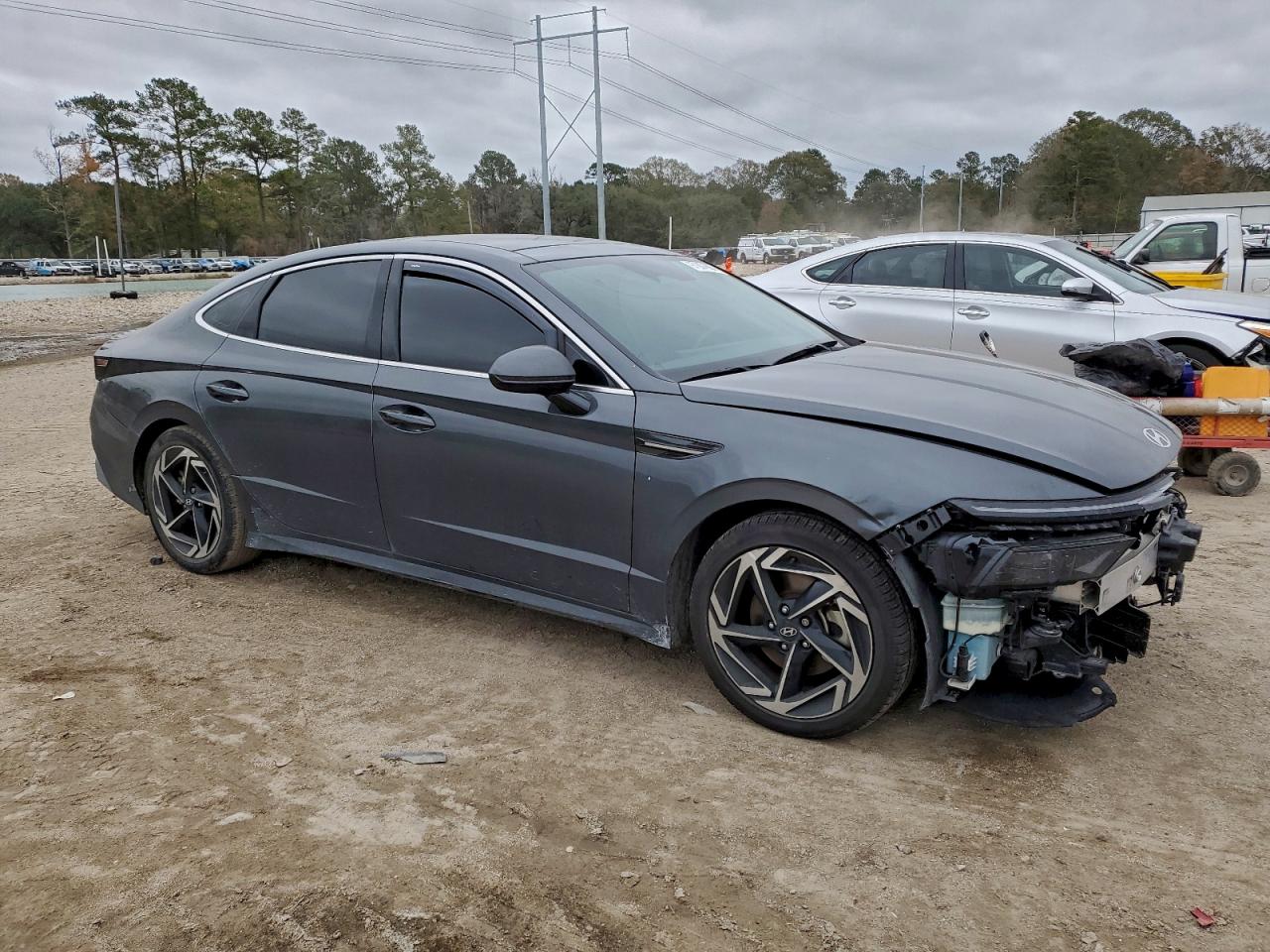 2024 HYUNDAI SONATA SEL photo 4